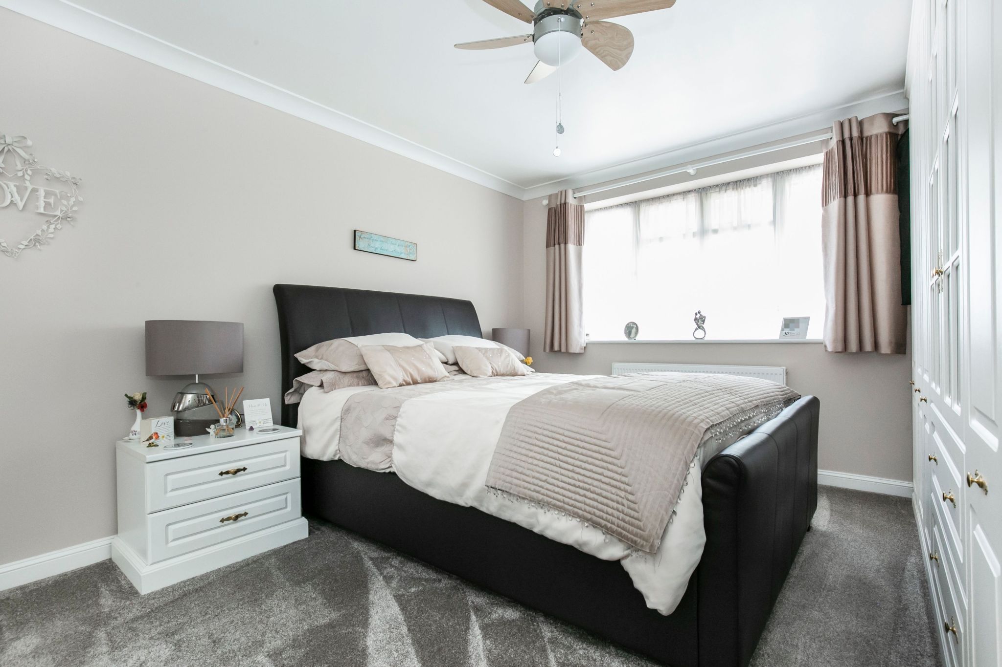 4 bedroom detached house For Sale in Potters Bar - Photograph 11