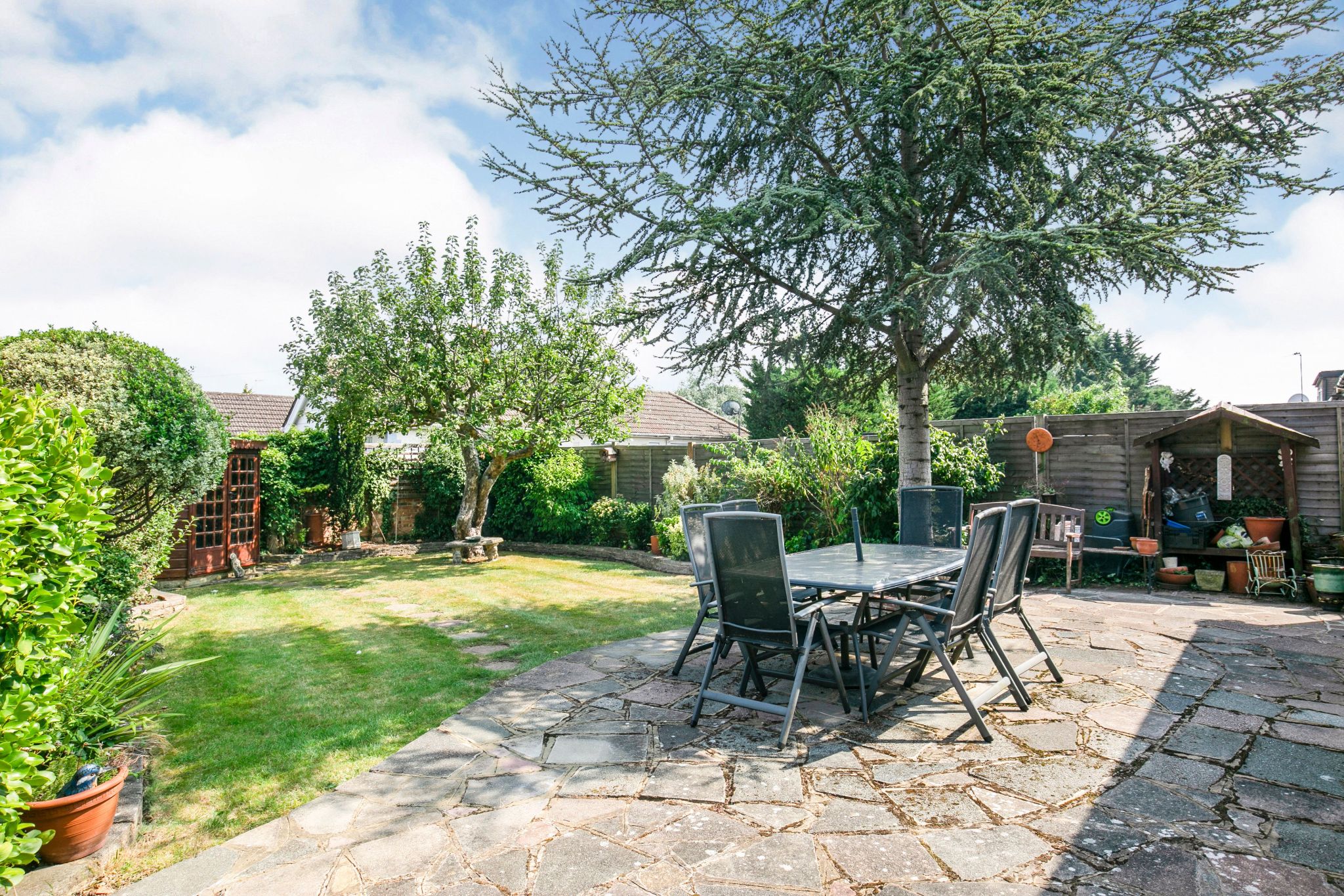 4 bedroom detached bungalow Sale Agreed in Potters Bar - Photograph 17