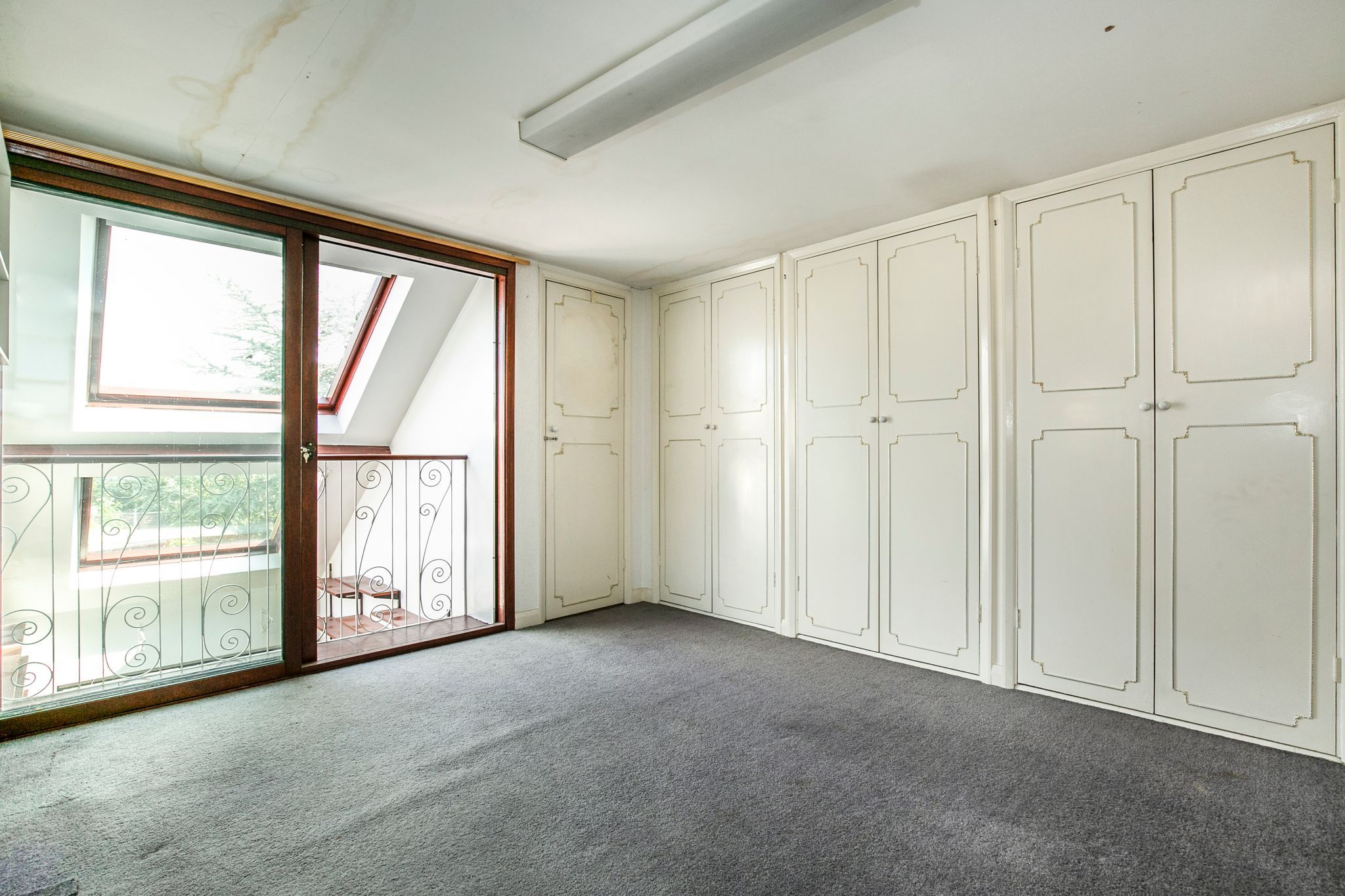 4 bedroom detached bungalow Sale Agreed in Potters Bar - Photograph 12