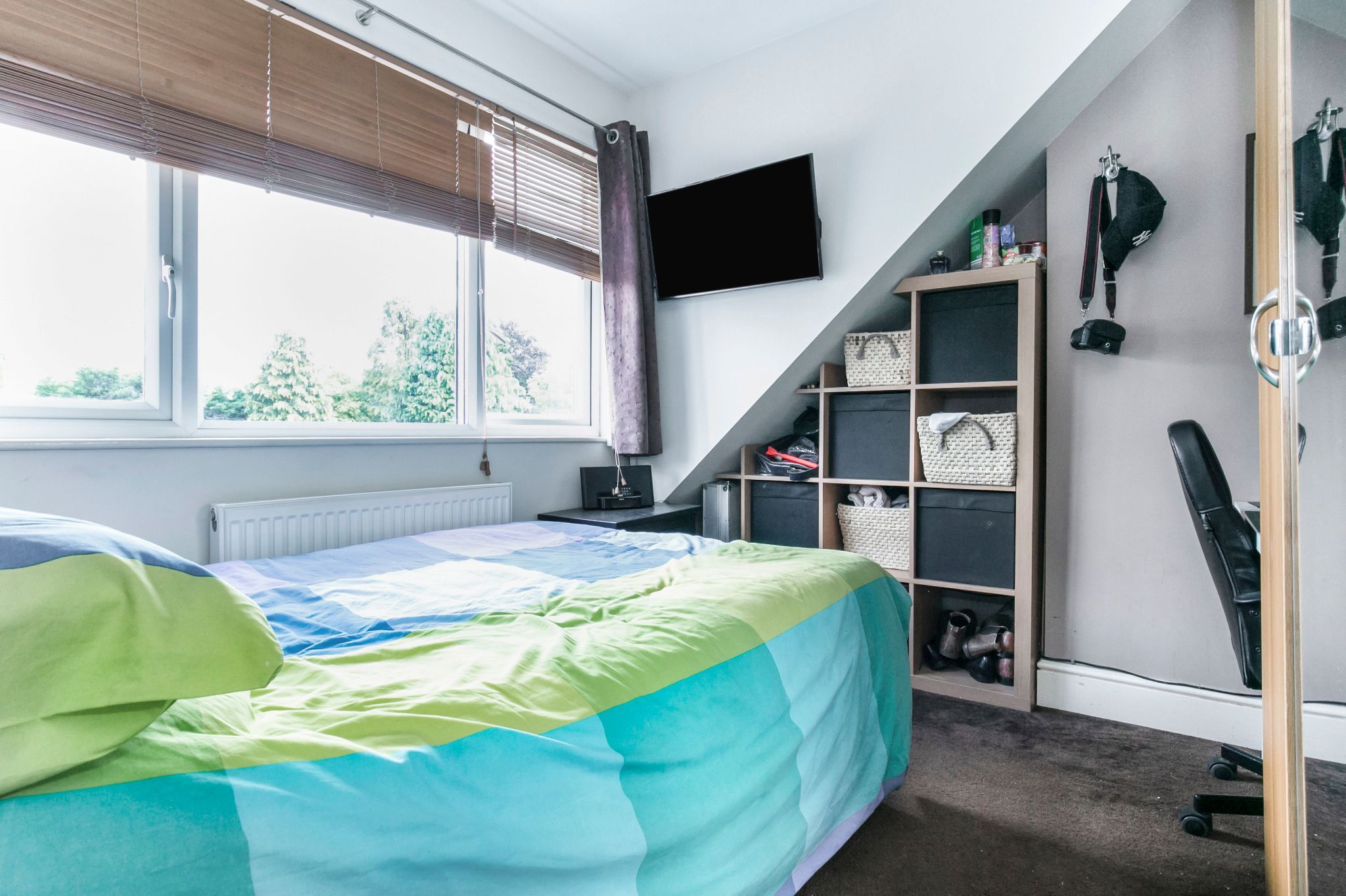 4 bedroom semi-detached bungalow Sale Agreed in Brookmans Park - Photograph 6