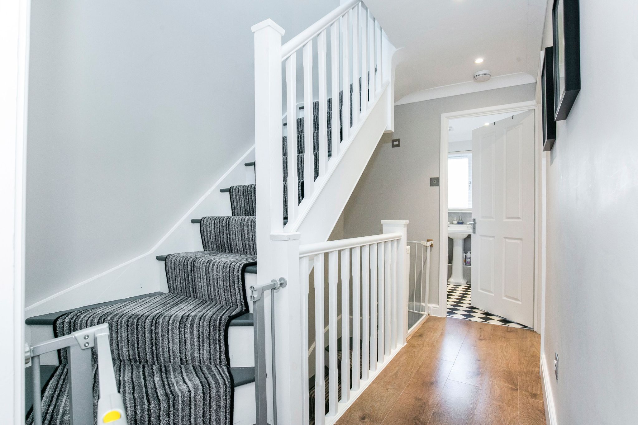 3 bedroom end terraced house SSTC in Welham Green - Photograph 10