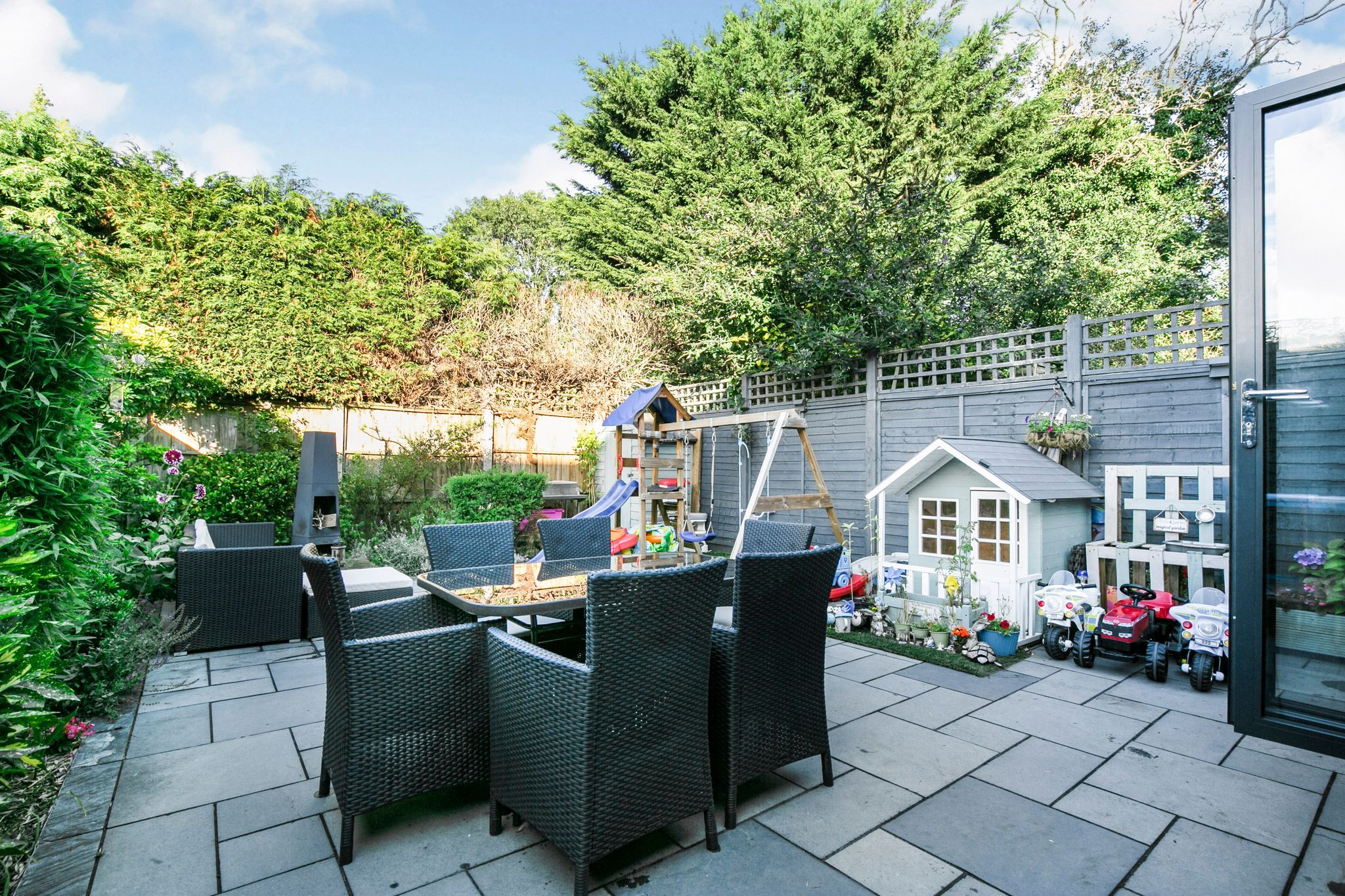 3 bedroom end terraced house SSTC in Welham Green - Photograph 18