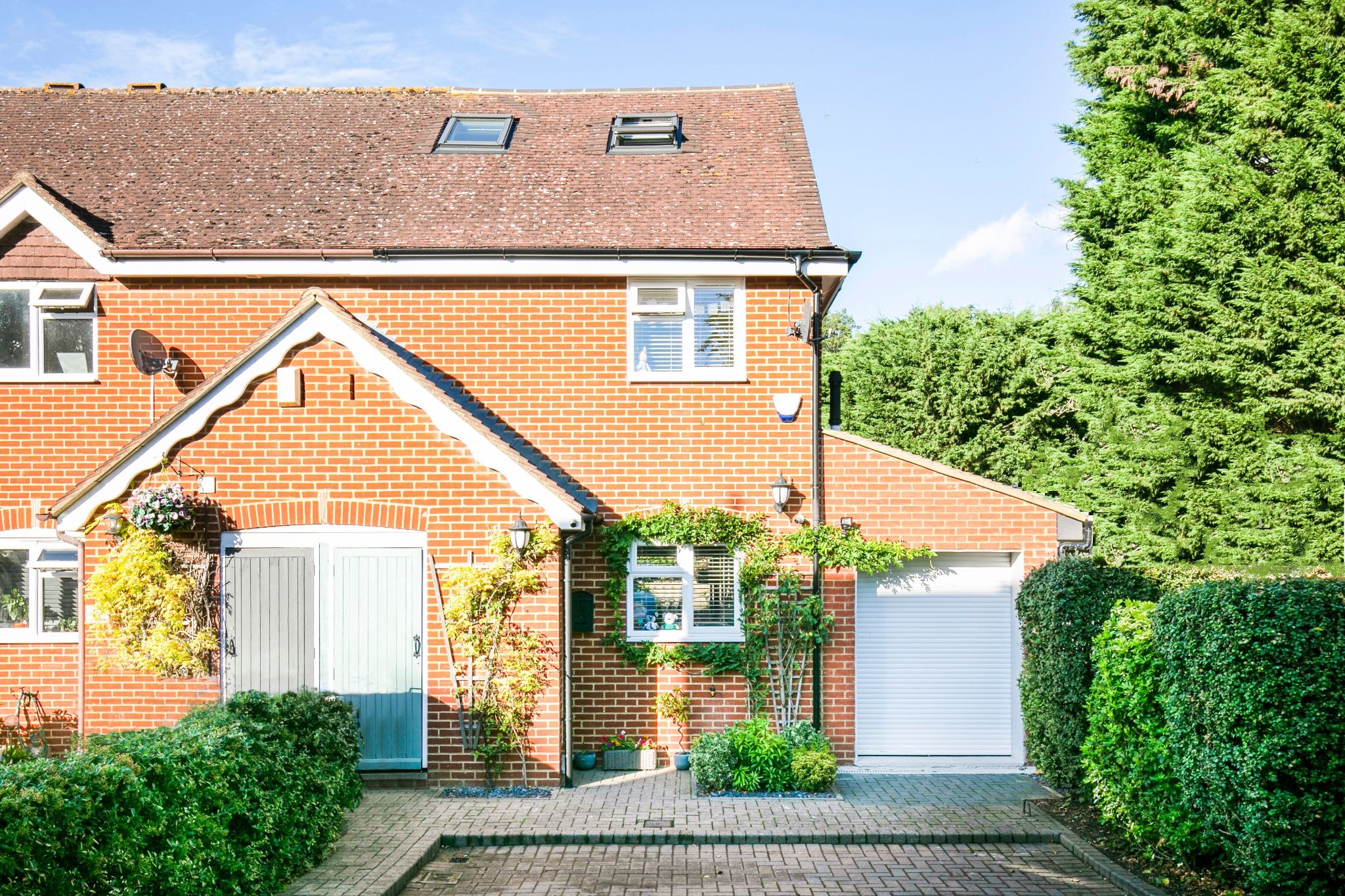 3 bedroom end terraced house SSTC in Welham Green - Photograph 13