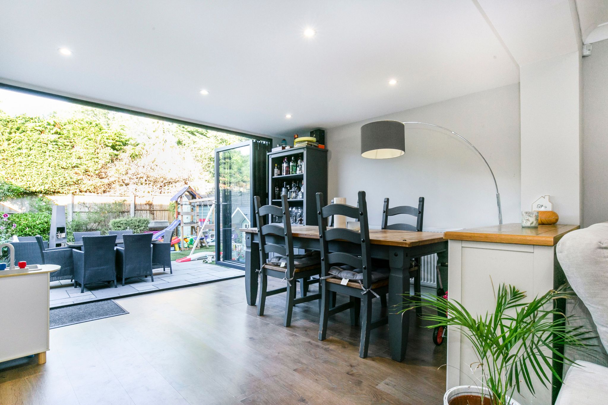 3 bedroom end terraced house SSTC in Welham Green - Photograph 6