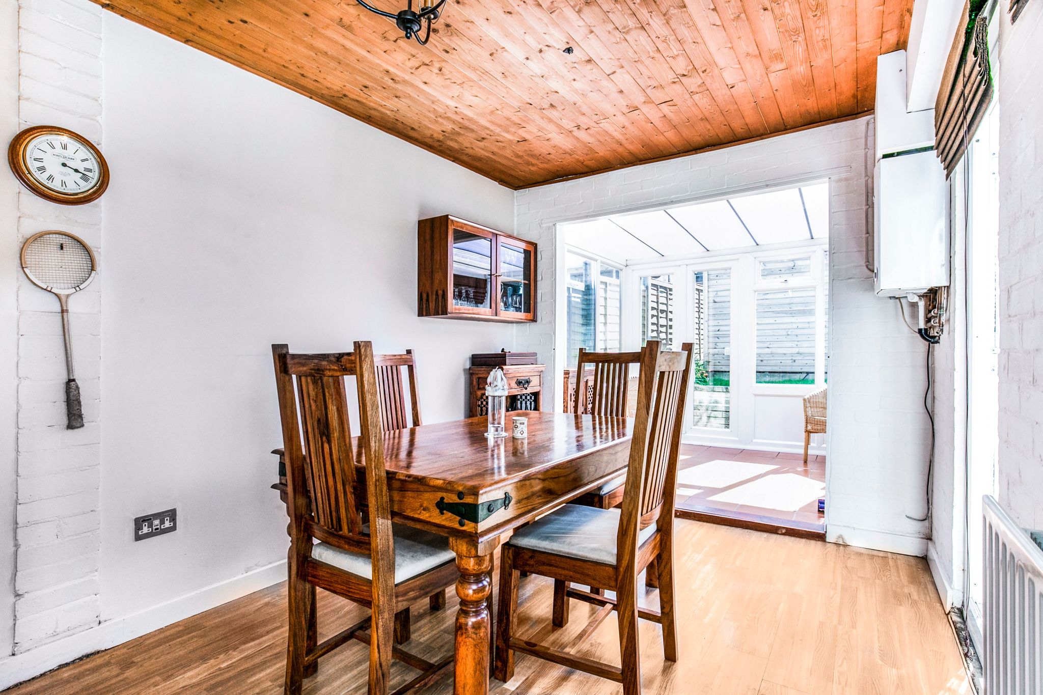 3 bedroom detached bungalow For Sale in Potters Bar - Photograph 14