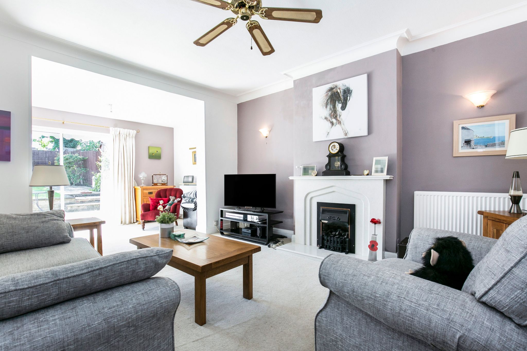 3 bedroom detached bungalow For Sale in Potters Bar - Photograph 16