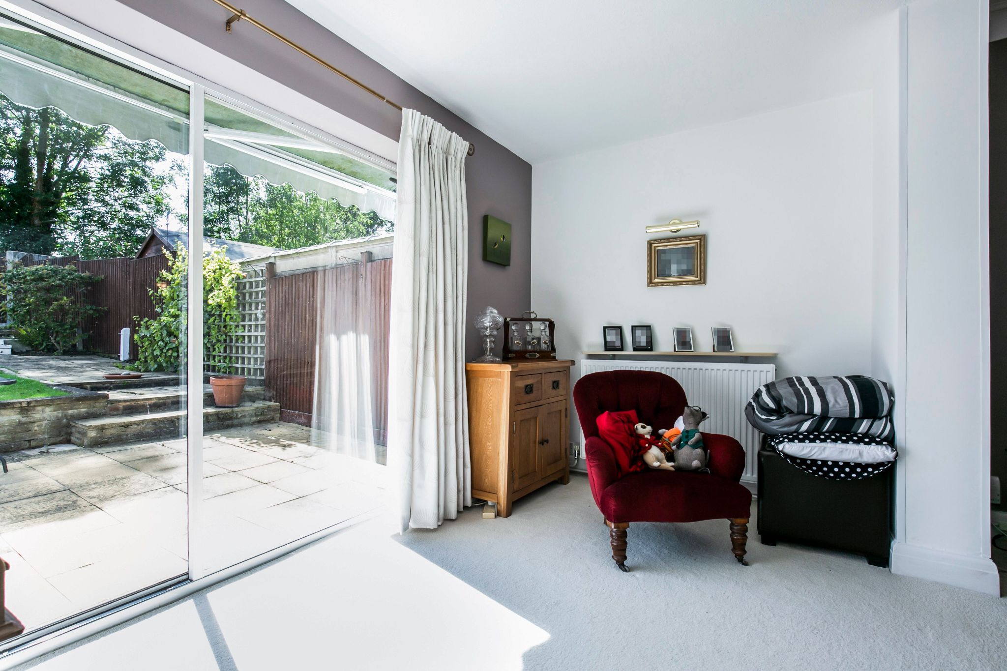3 bedroom detached bungalow For Sale in Potters Bar - Photograph 17