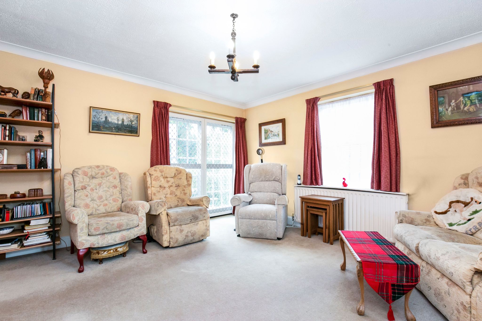 4 bedroom semi-detached house Sale Agreed in Hatfield - Photograph 5