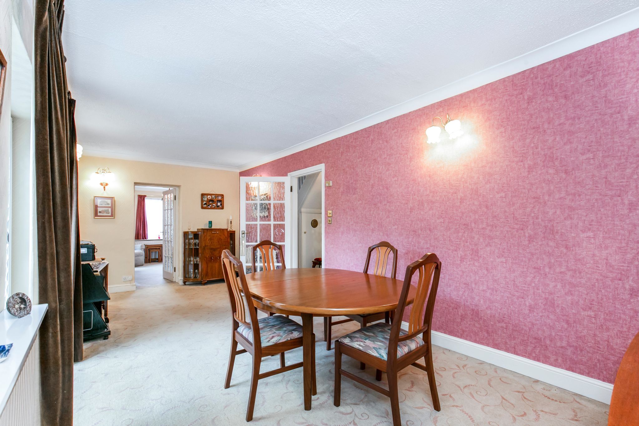 4 bedroom semi-detached house Sale Agreed in Hatfield - Photograph 7