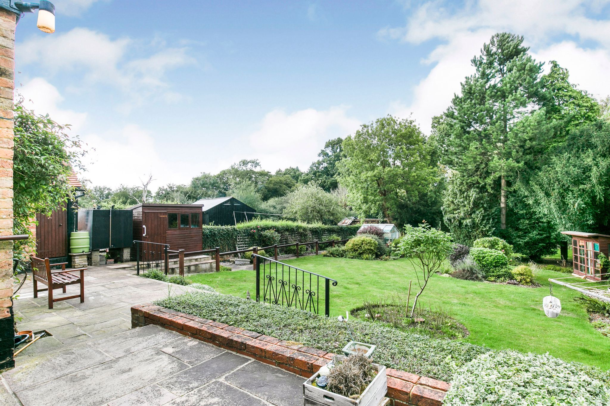 4 bedroom semi-detached house Sale Agreed in Hatfield - Photograph 15