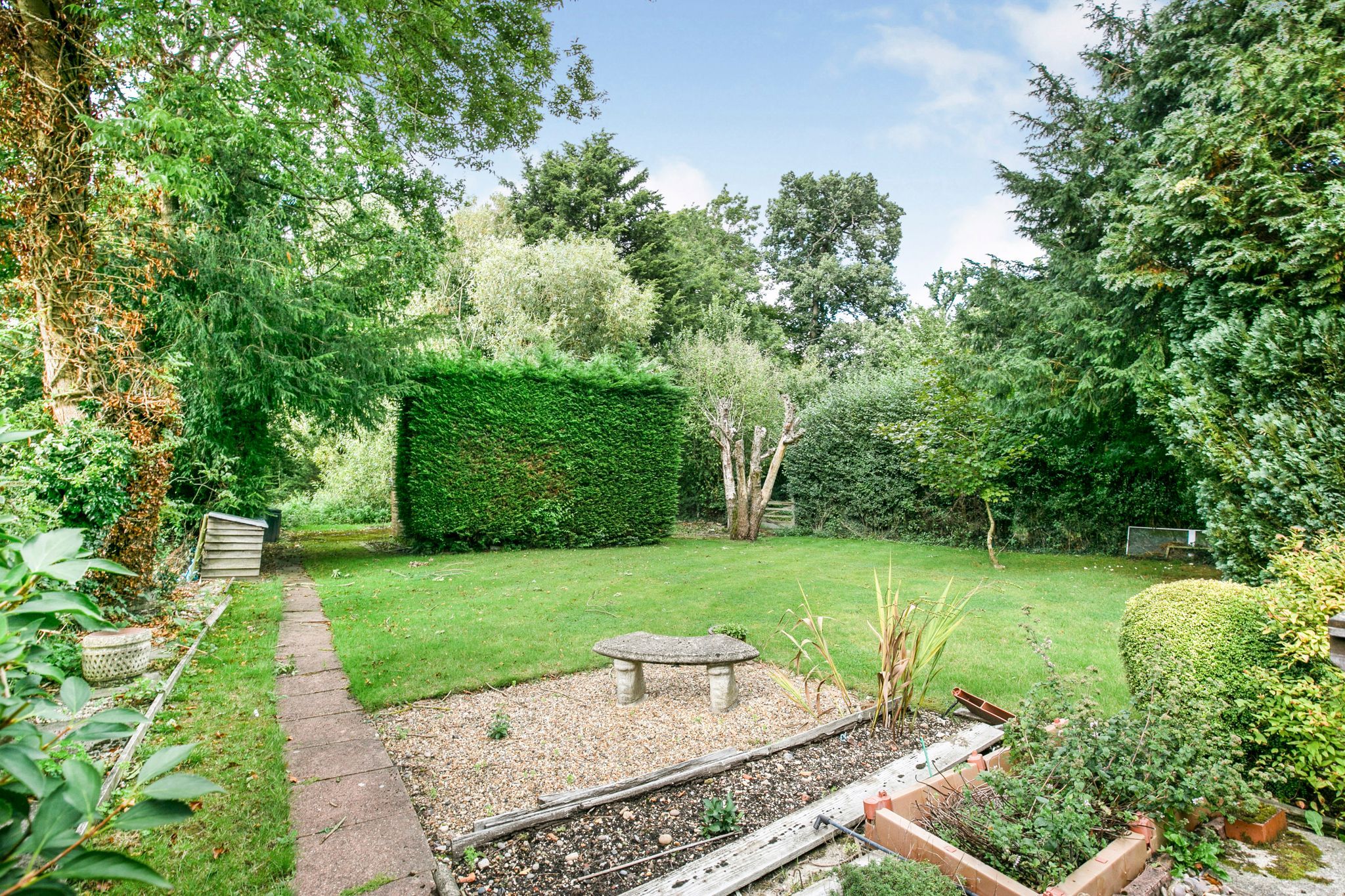 4 bedroom semi-detached house Sale Agreed in Hatfield - Photograph 17