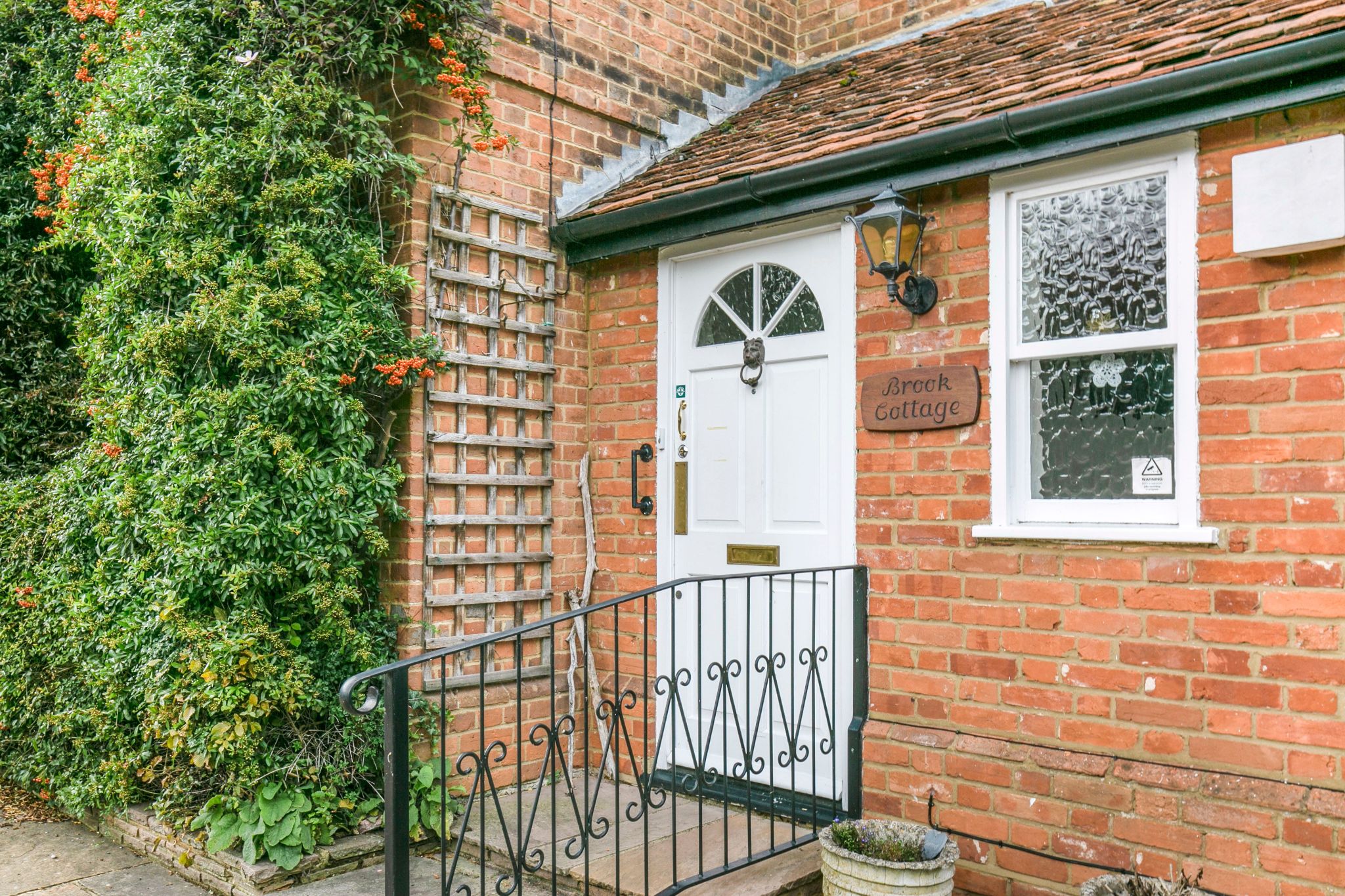 4 bedroom semi-detached house Sale Agreed in Hatfield - Photograph 21