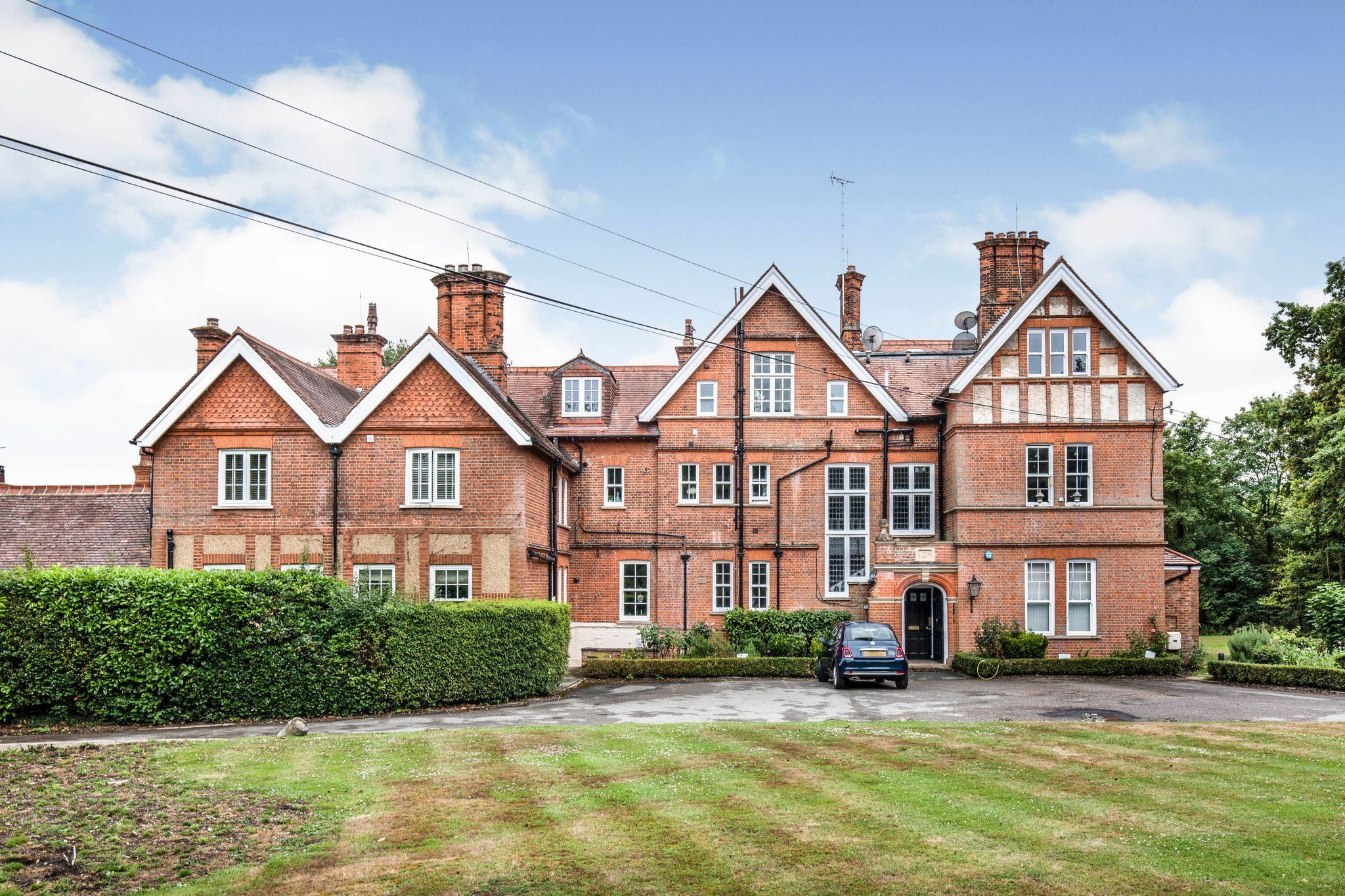 3 bedroom apartment flat/apartment Let Agreed in Newgate Street Village - Photograph 2
