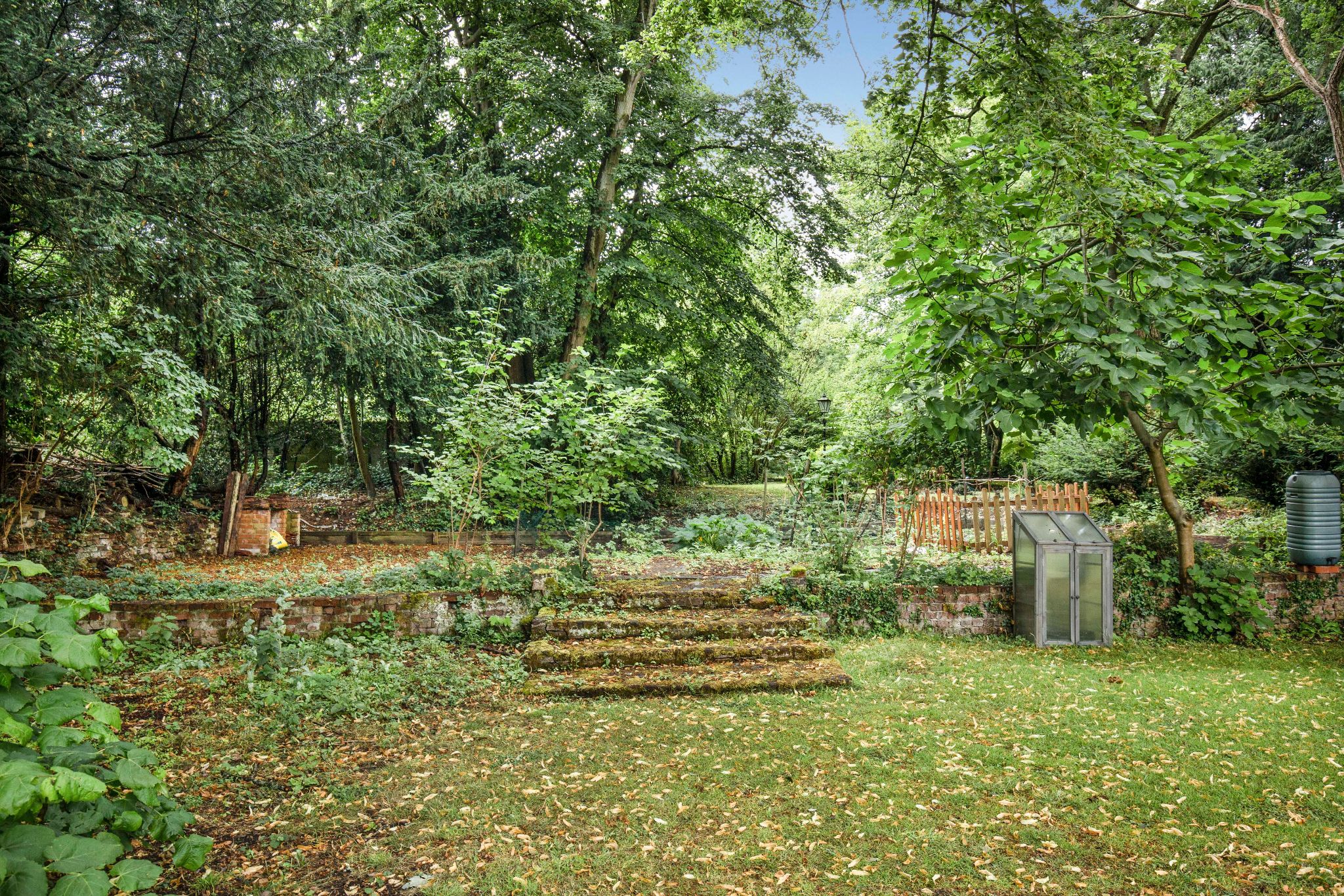 3 bedroom apartment flat/apartment Let Agreed in Newgate Street Village - Photograph 7