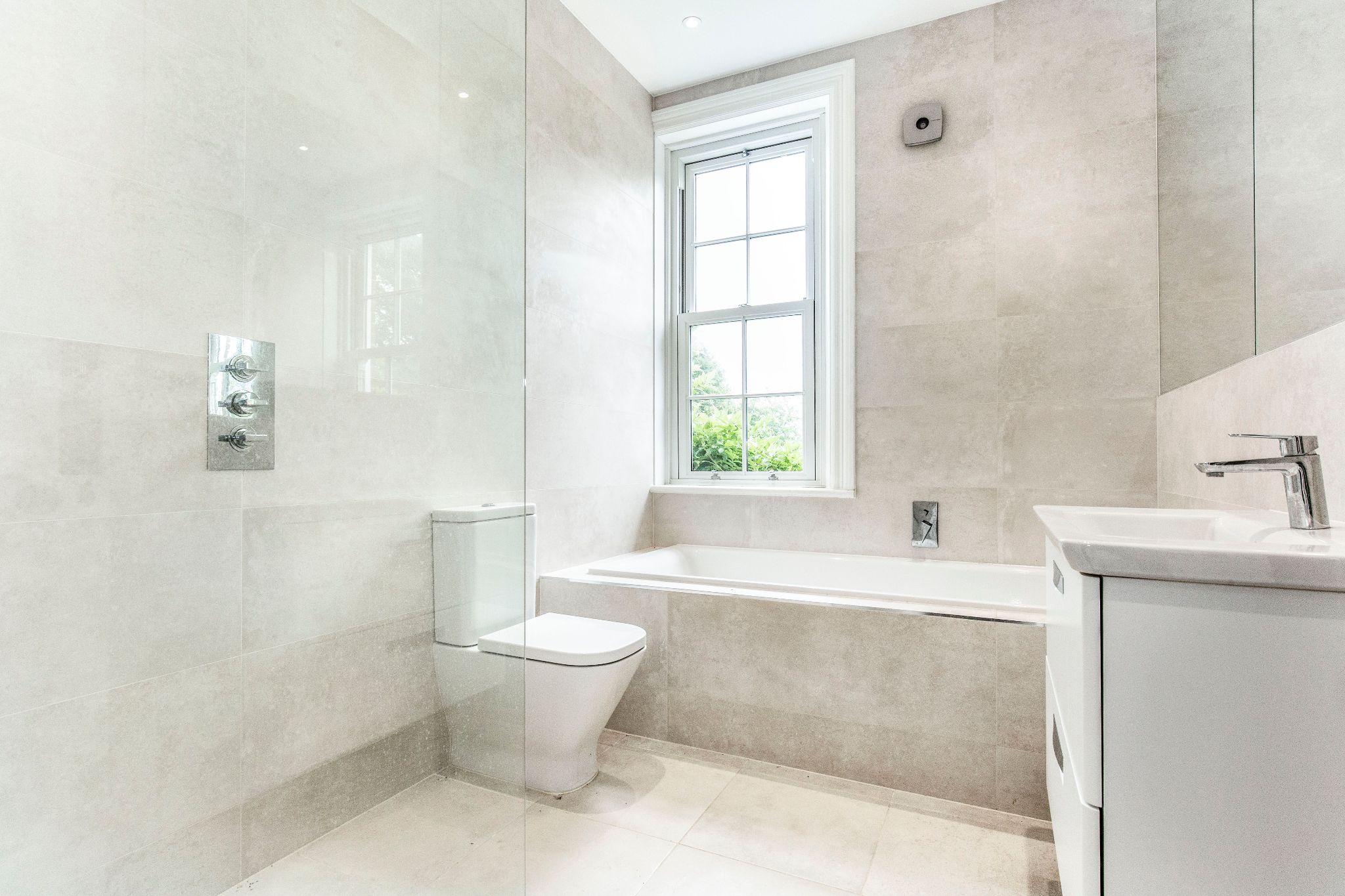3 bedroom apartment flat/apartment Let Agreed in Newgate Street Village - Photograph 20