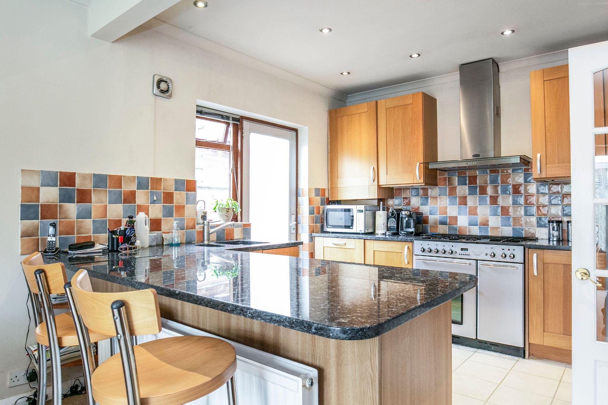 4 bedroom detached bungalow Sale Agreed in Potters Bar - Photograph 13