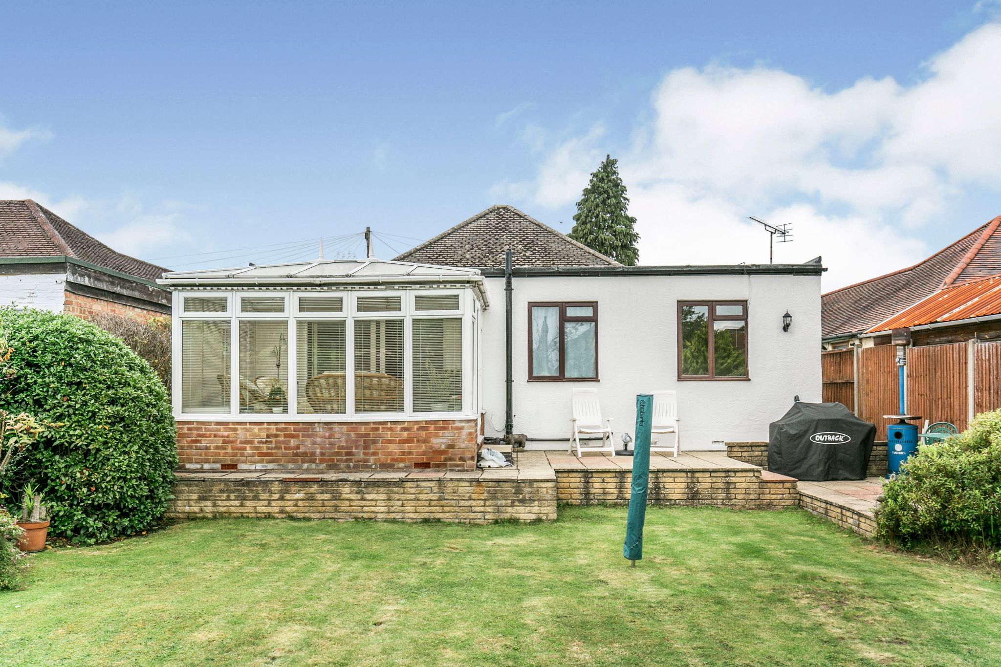 4 bedroom detached bungalow Sale Agreed in Potters Bar - Photograph 17