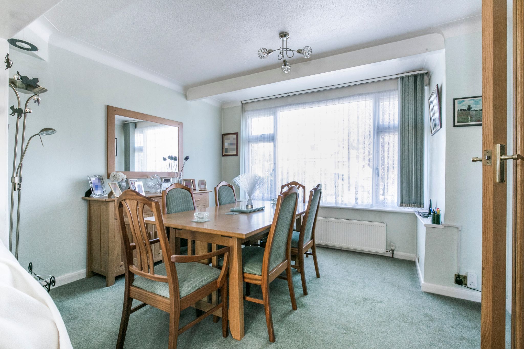 4 bedroom semi-detached house Sale Agreed in Potters Bar - Photograph 6