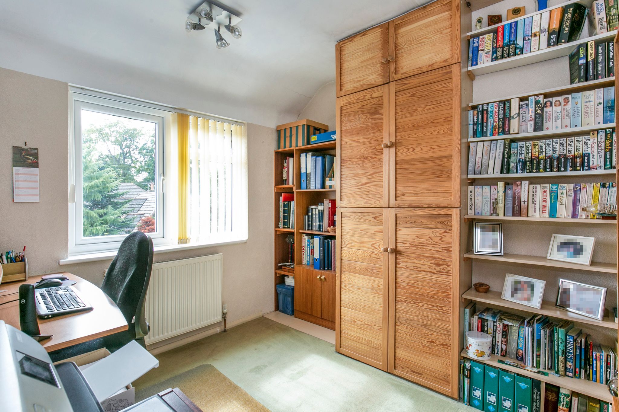 4 bedroom semi-detached house Sale Agreed in Potters Bar - Photograph 5