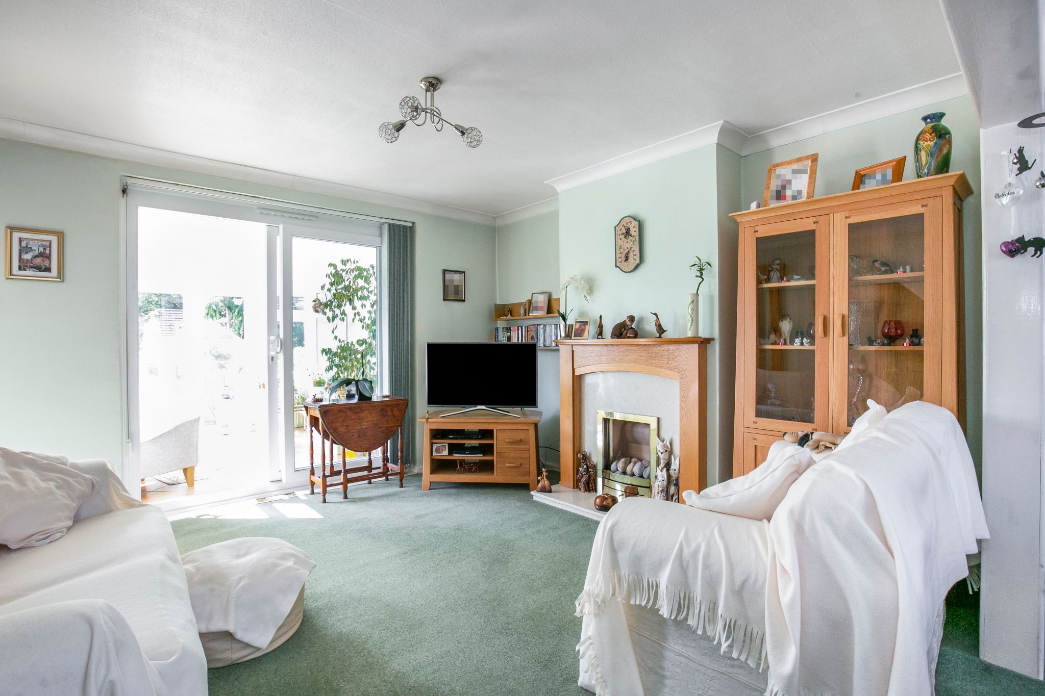 4 bedroom semi-detached house Sale Agreed in Potters Bar - Photograph 7