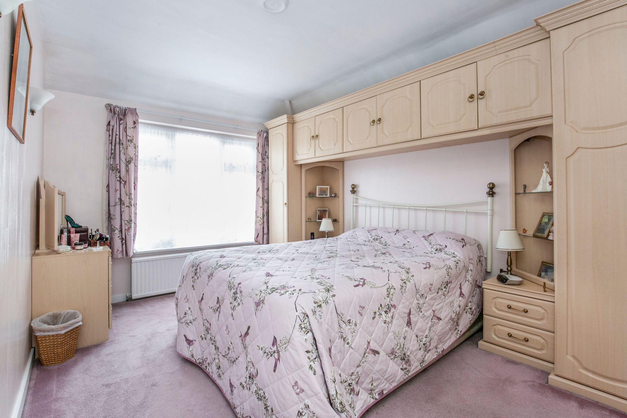 4 bedroom semi-detached house Sale Agreed in Potters Bar - Photograph 8