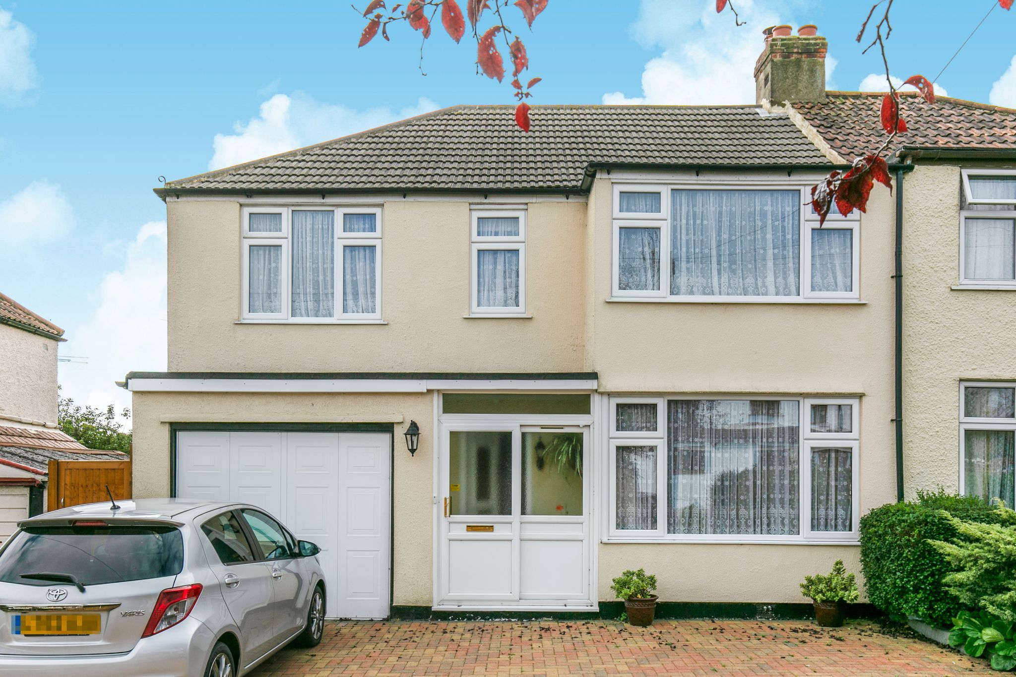 4 bedroom semi-detached house SSTC in Potters Bar - Photograph 2