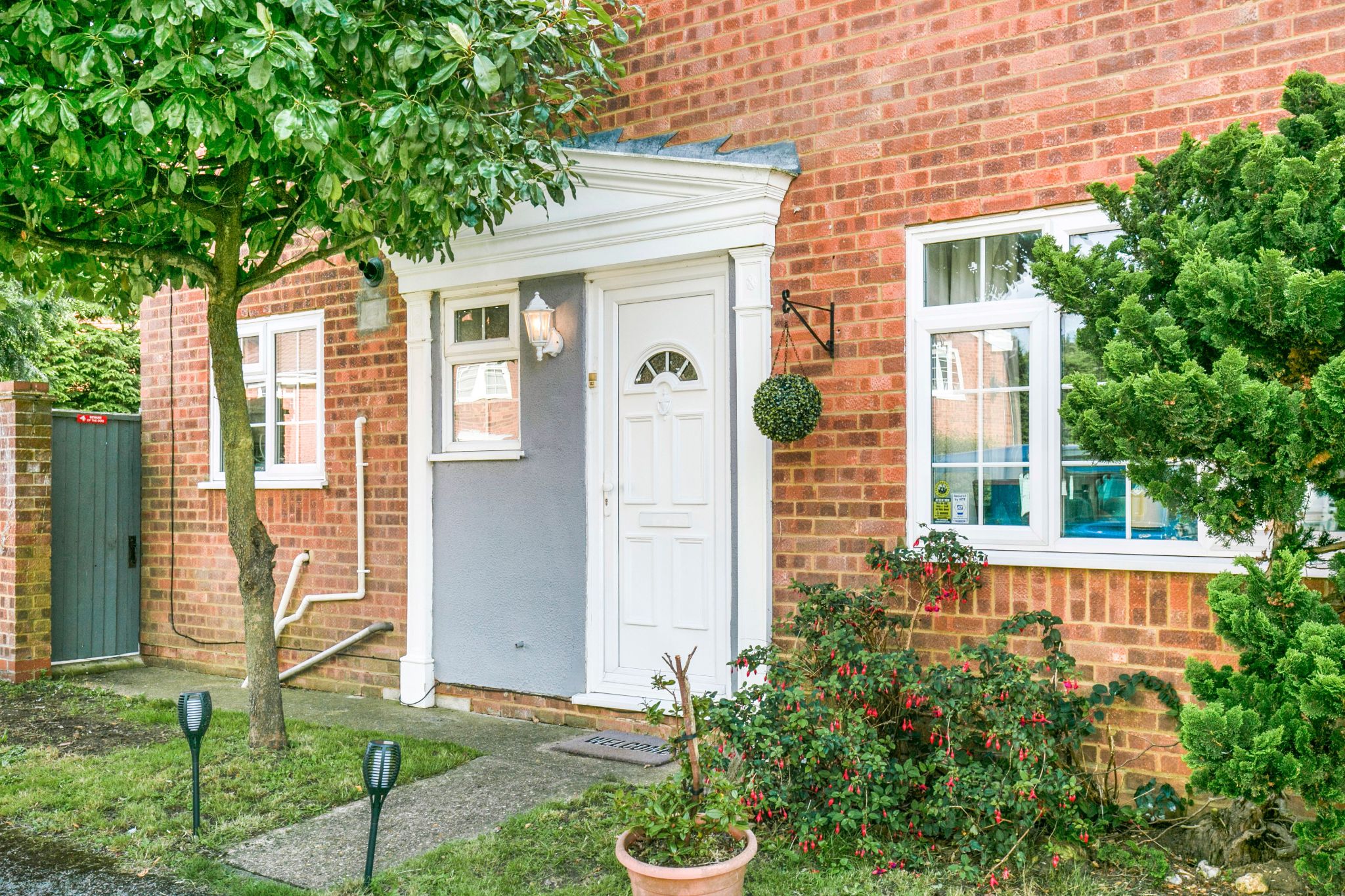 4 bedroom detached house SSTC in Welwyn Garden City - Photograph 2