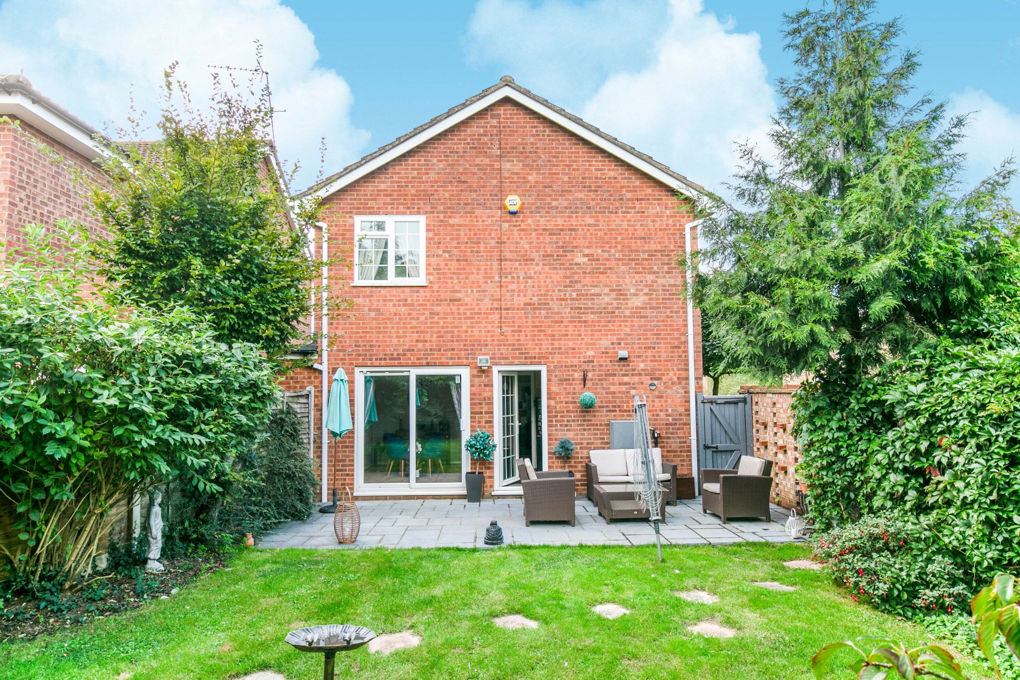 4 bedroom detached house SSTC in Welwyn Garden City - Photograph 18
