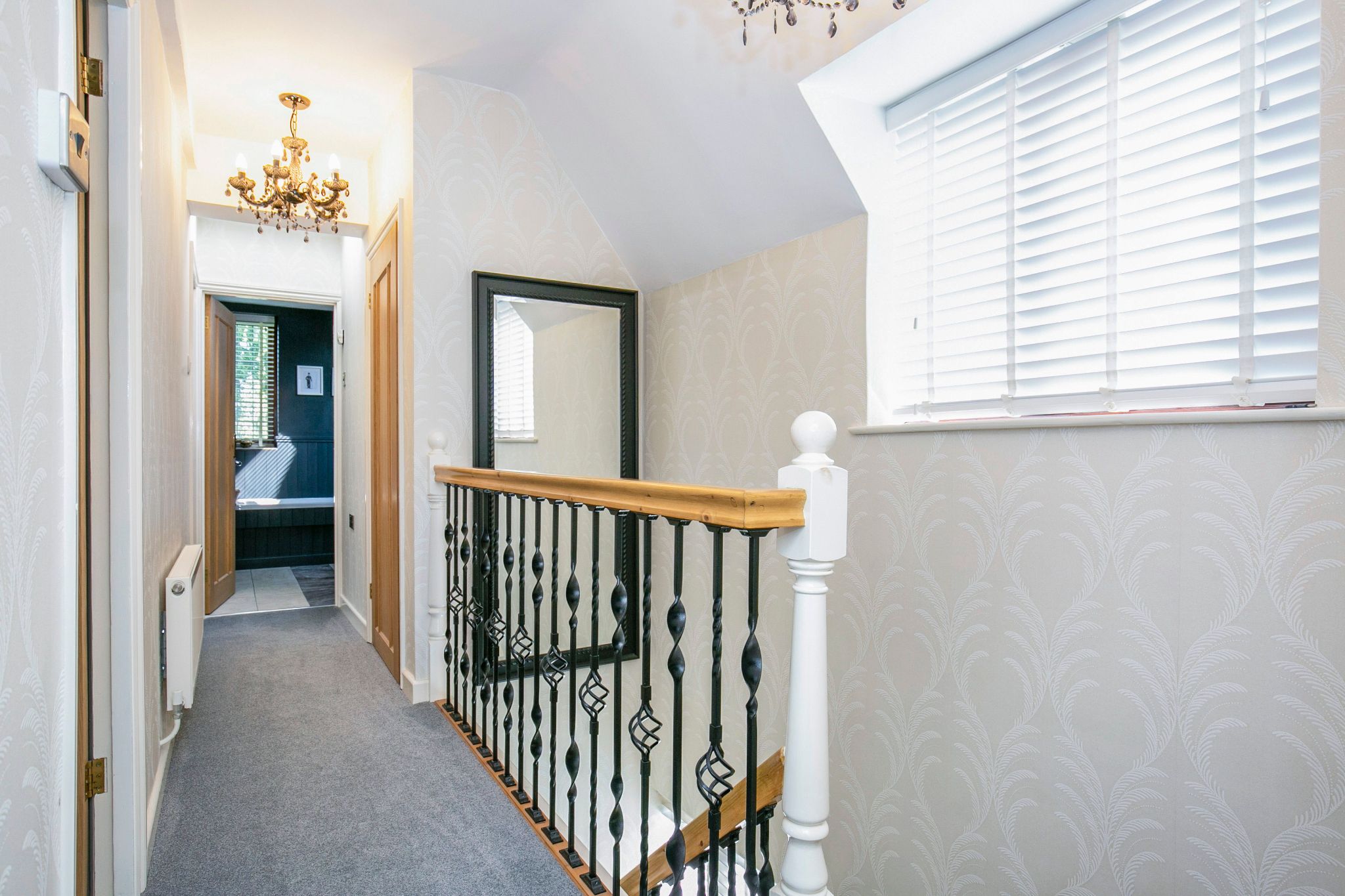 3 bedroom cottage house Sale Agreed in Potters Bar - Photograph 7