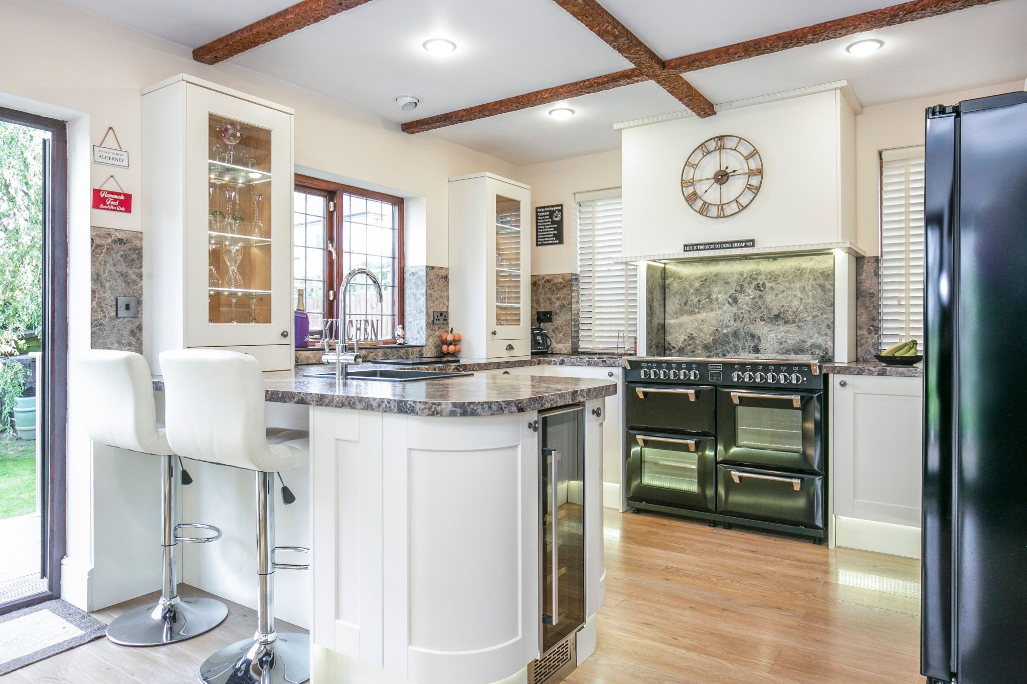 3 bedroom cottage house Sale Agreed in Potters Bar - Photograph 13