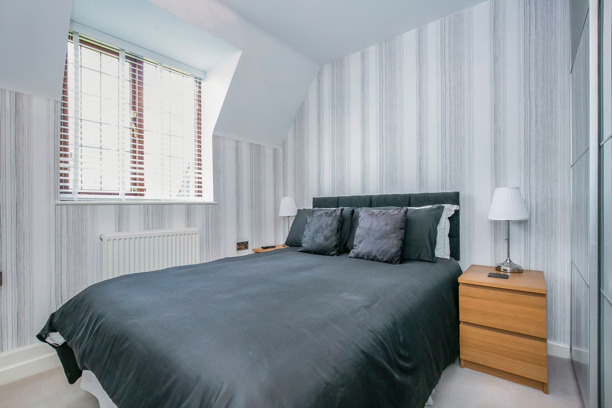 3 bedroom cottage house Sale Agreed in Potters Bar - Photograph 6