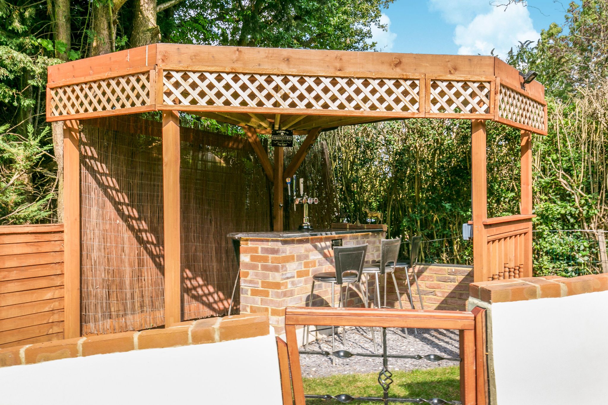 3 bedroom cottage house Sale Agreed in Potters Bar - Photograph 16