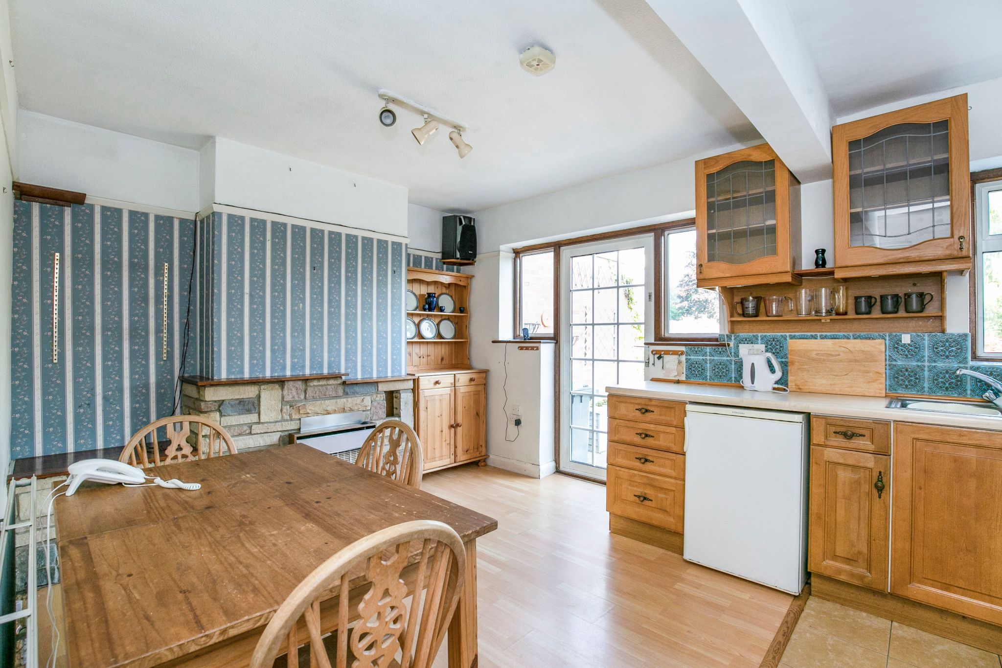 3 bedroom semi-detached house SSTC in Potters Bar - Photograph 11
