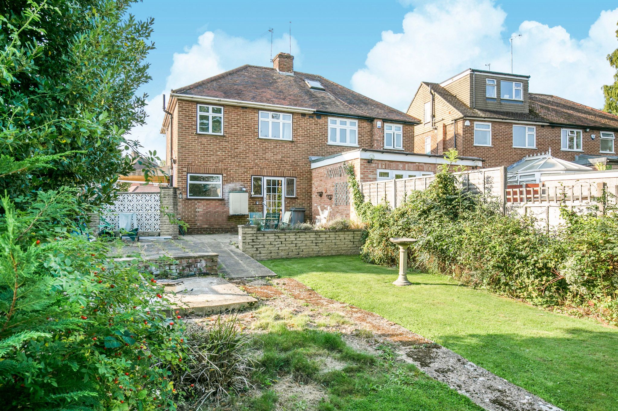 3 bedroom semi-detached house SSTC in Potters Bar - Photograph 5