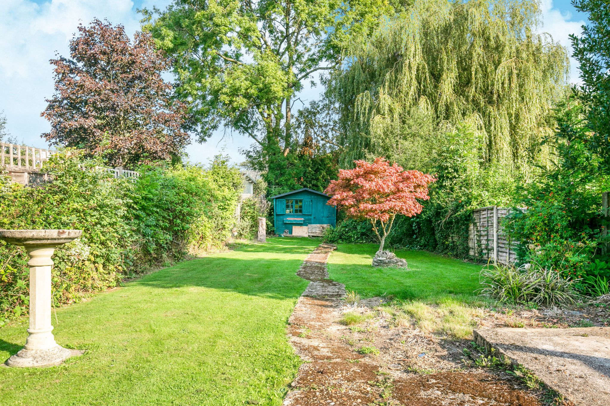 3 bedroom semi-detached house SSTC in Potters Bar - Photograph 4