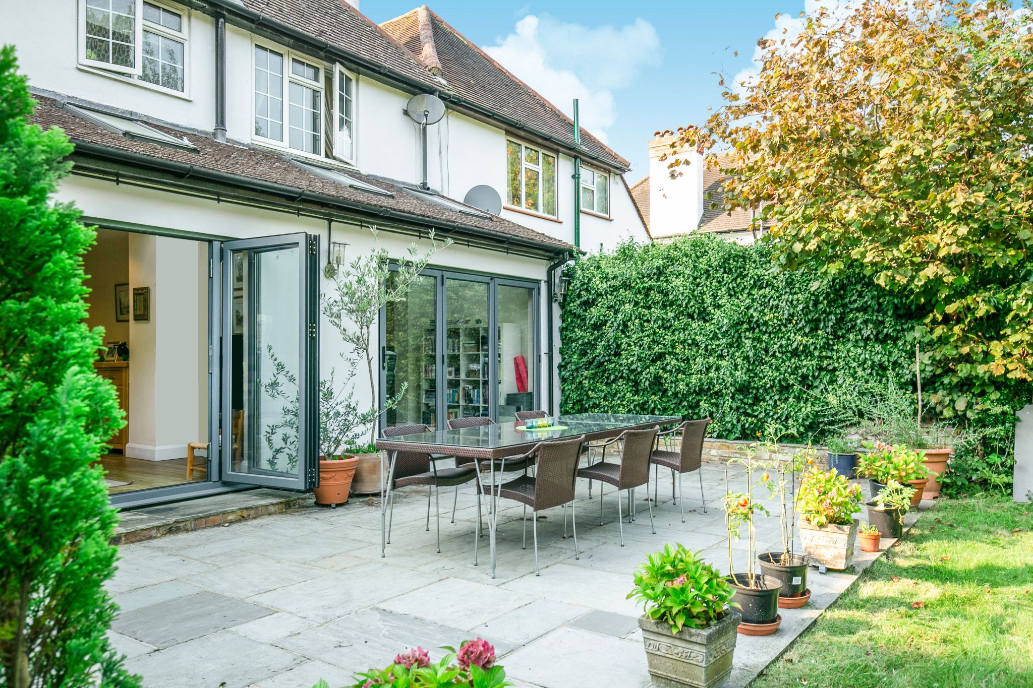 5 bedroom semi-detached house Sale Agreed in Hatfield - Photograph 8