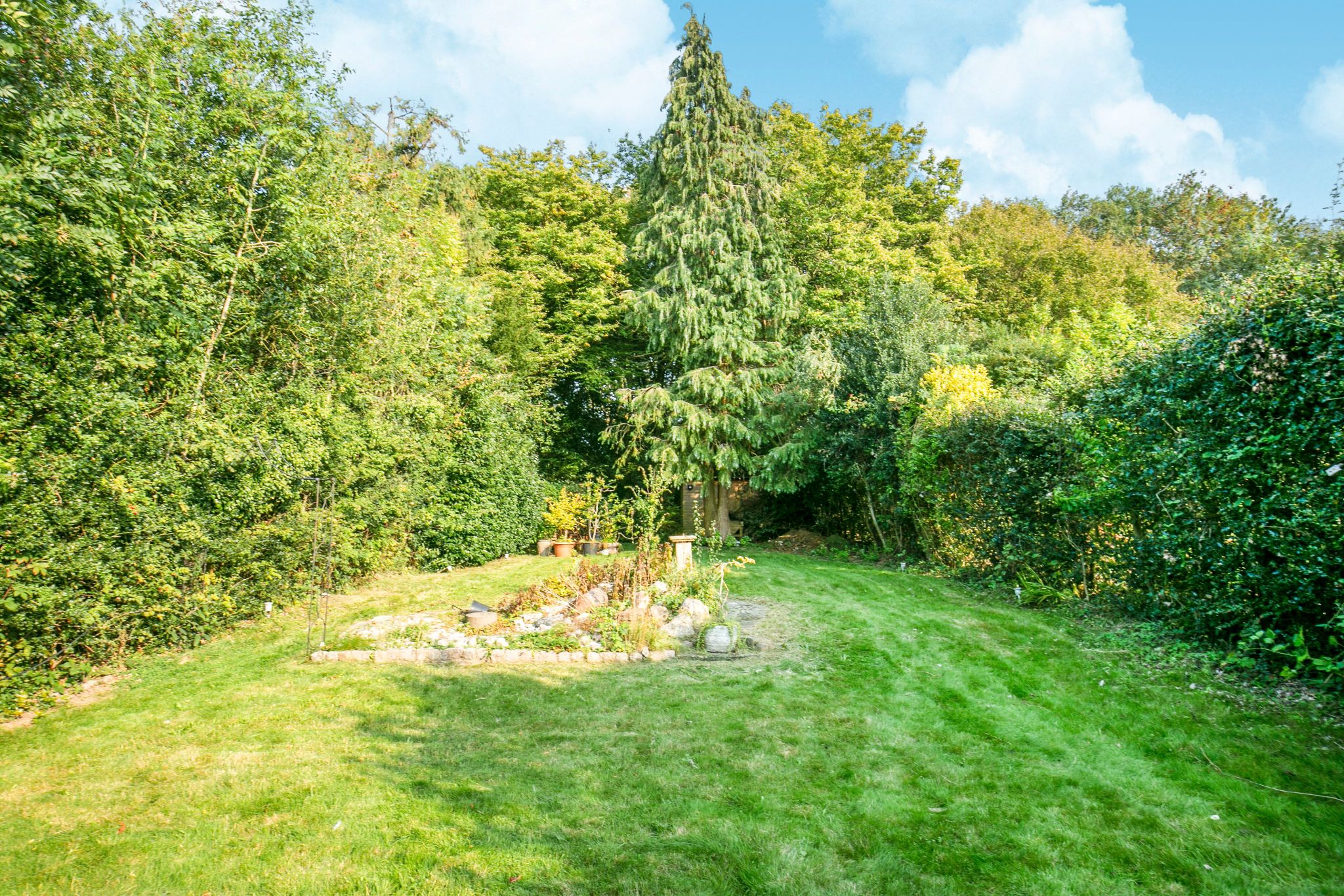 5 bedroom semi-detached house Sale Agreed in Hatfield - Photograph 19