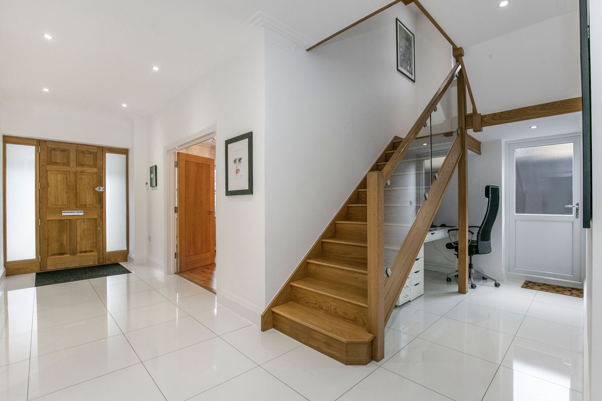 5 bedroom semi-detached house SSTC in Brookmans Park - Photograph 16