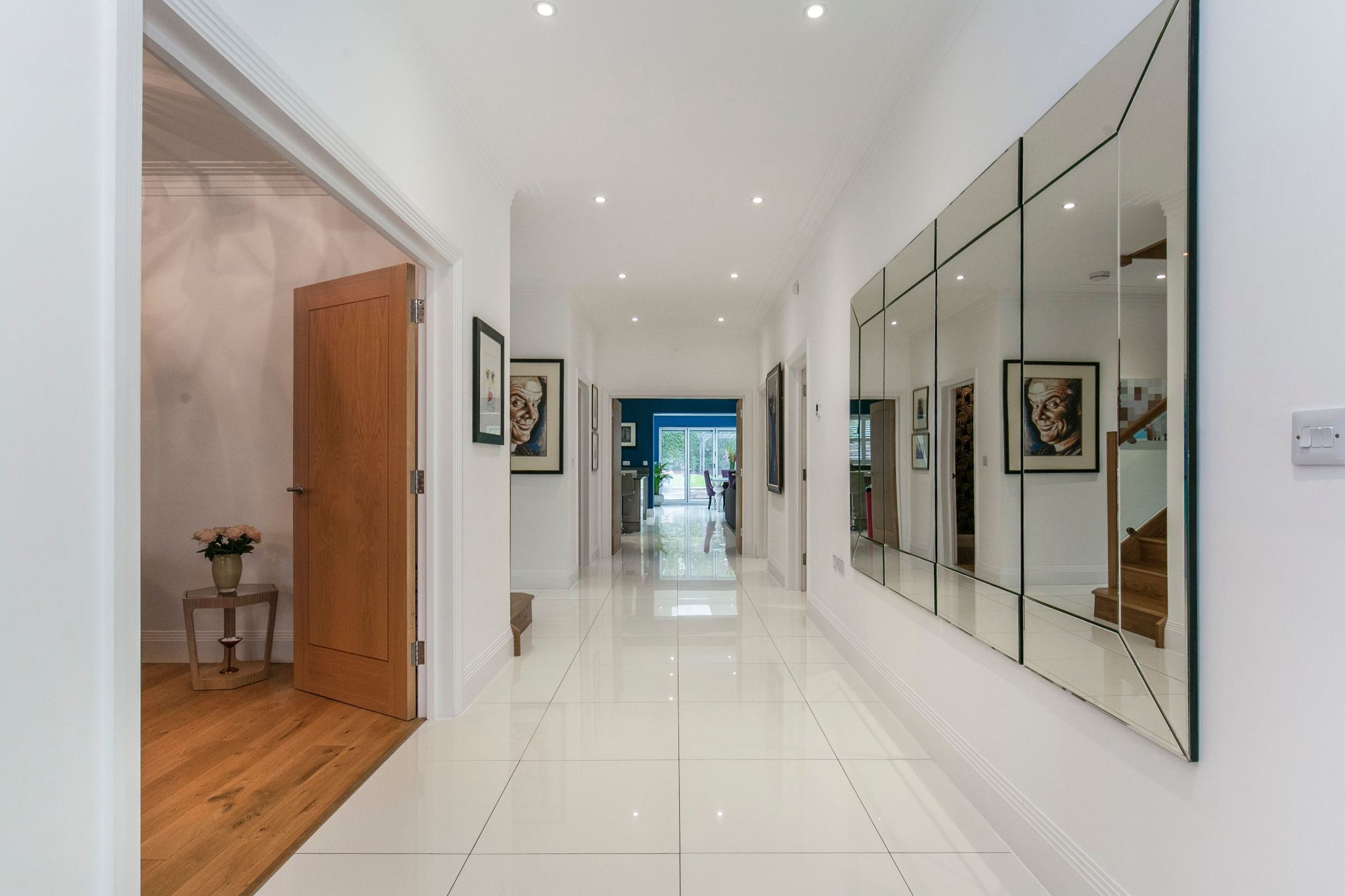 5 bedroom semi-detached house SSTC in Brookmans Park - Photograph 2