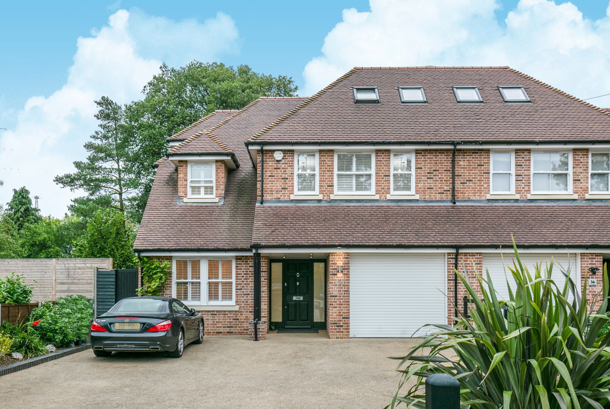 5 bedroom semi-detached house SSTC in Brookmans Park - Photograph 1