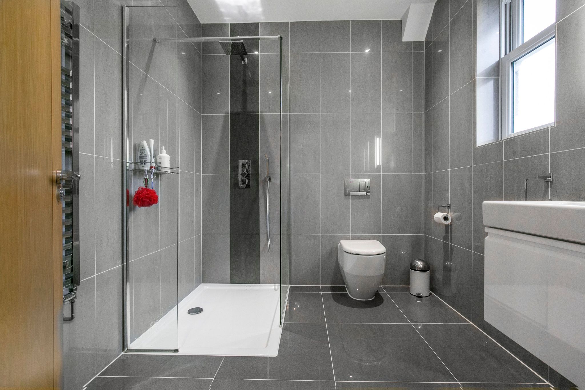 5 bedroom semi-detached house SSTC in Brookmans Park - Photograph 28