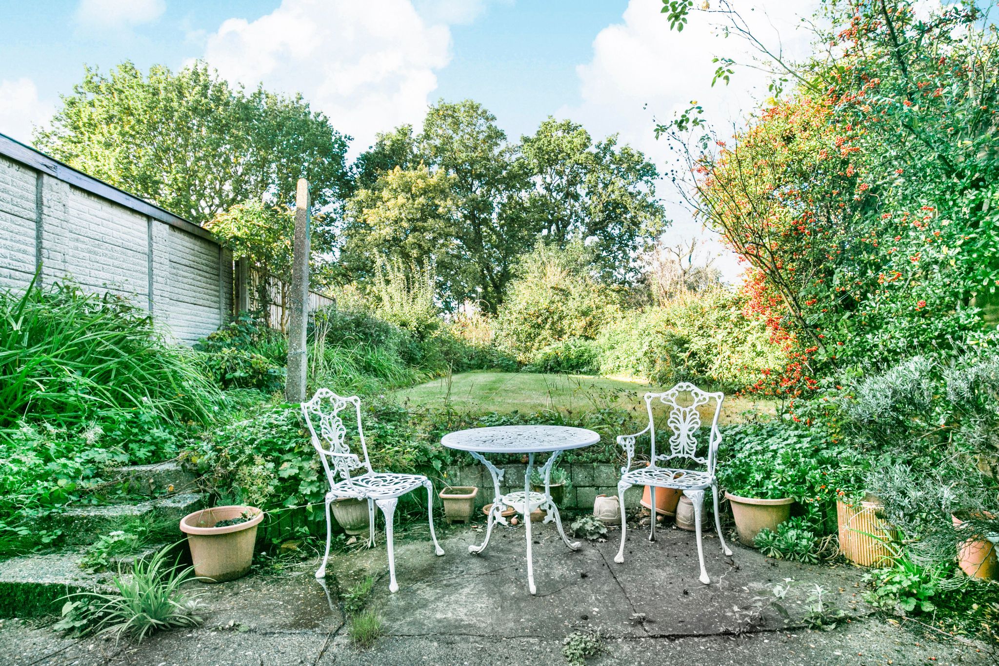 3 bedroom semi-detached house SSTC in Potters Bar - Photograph 9