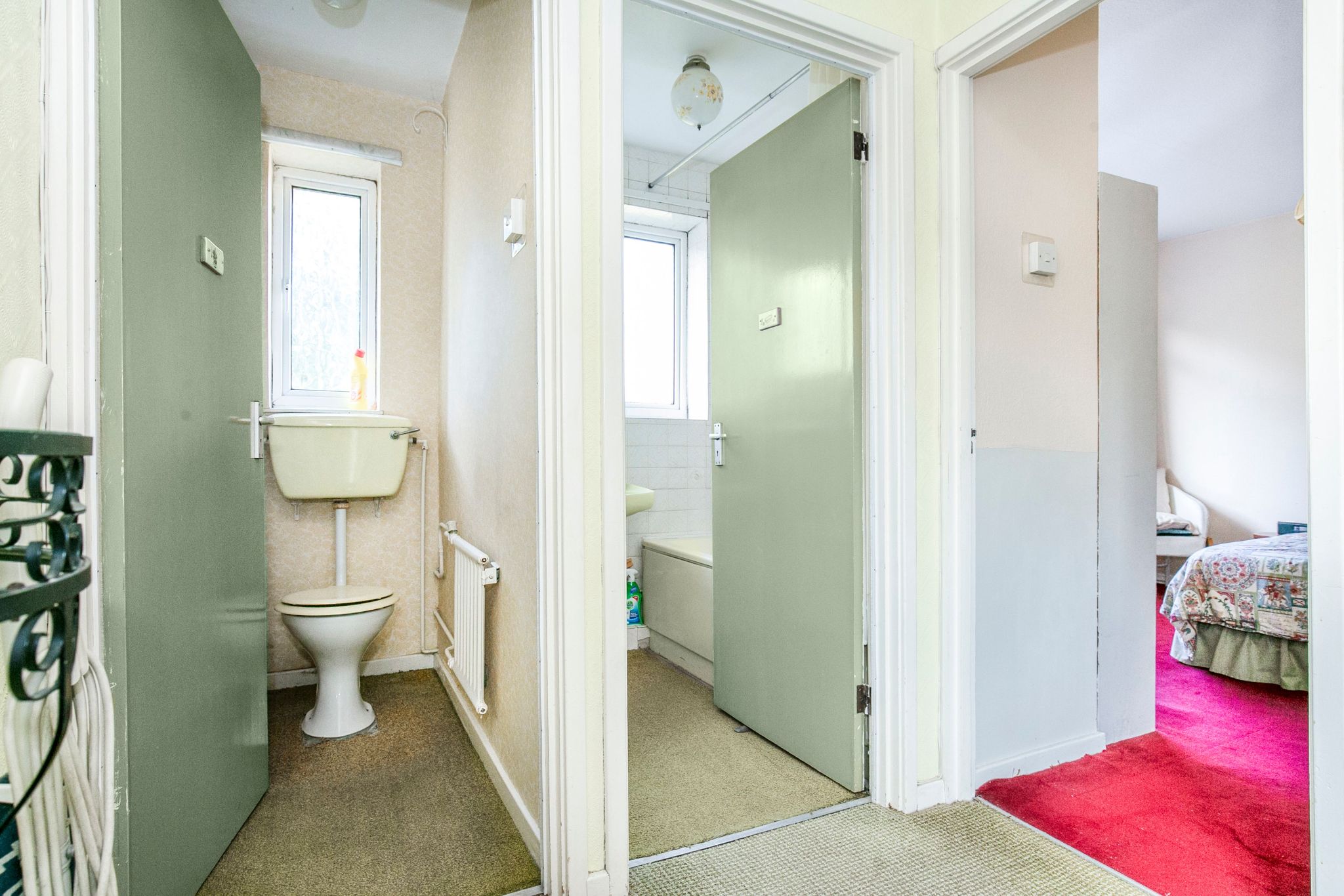 3 bedroom semi-detached house SSTC in Potters Bar - Photograph 5