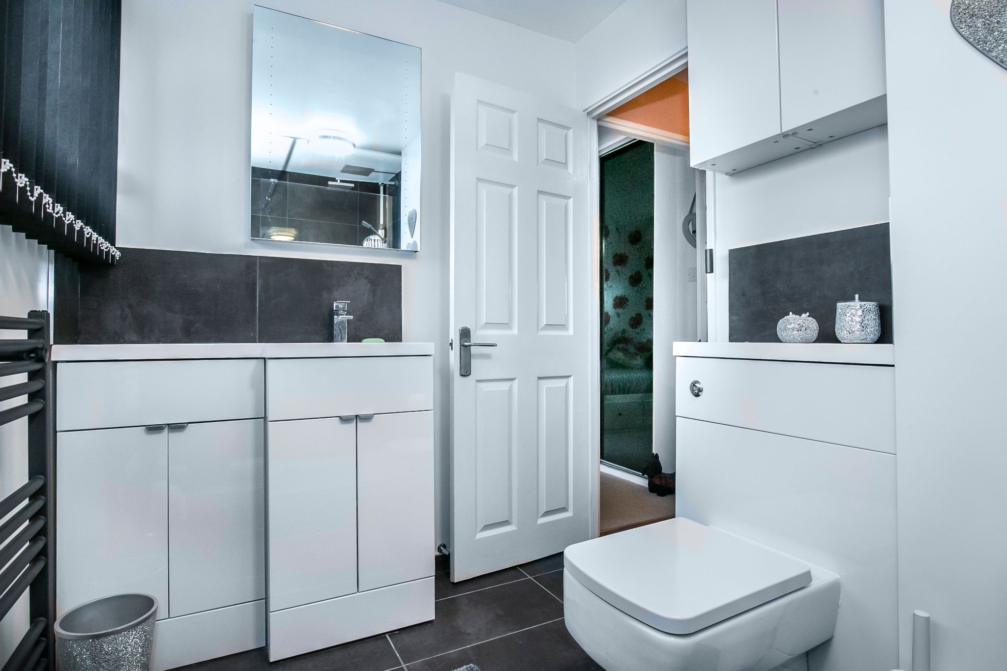3 bedroom mid terraced house SSTC in Welwyn Garden City - Photograph 6