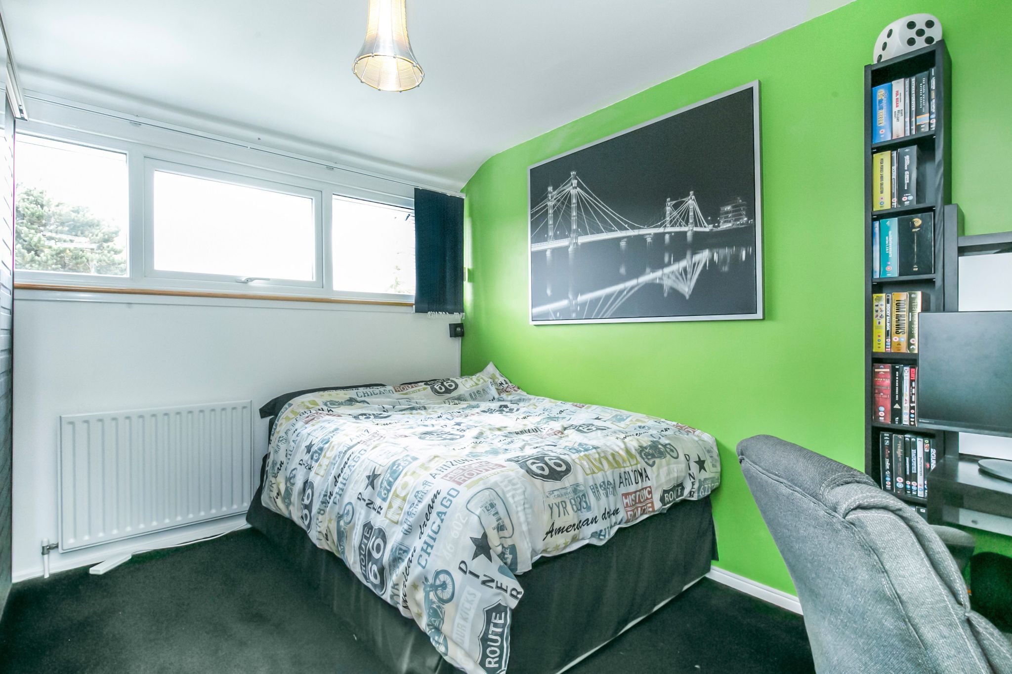 3 bedroom mid terraced house SSTC in Welwyn Garden City - Photograph 4