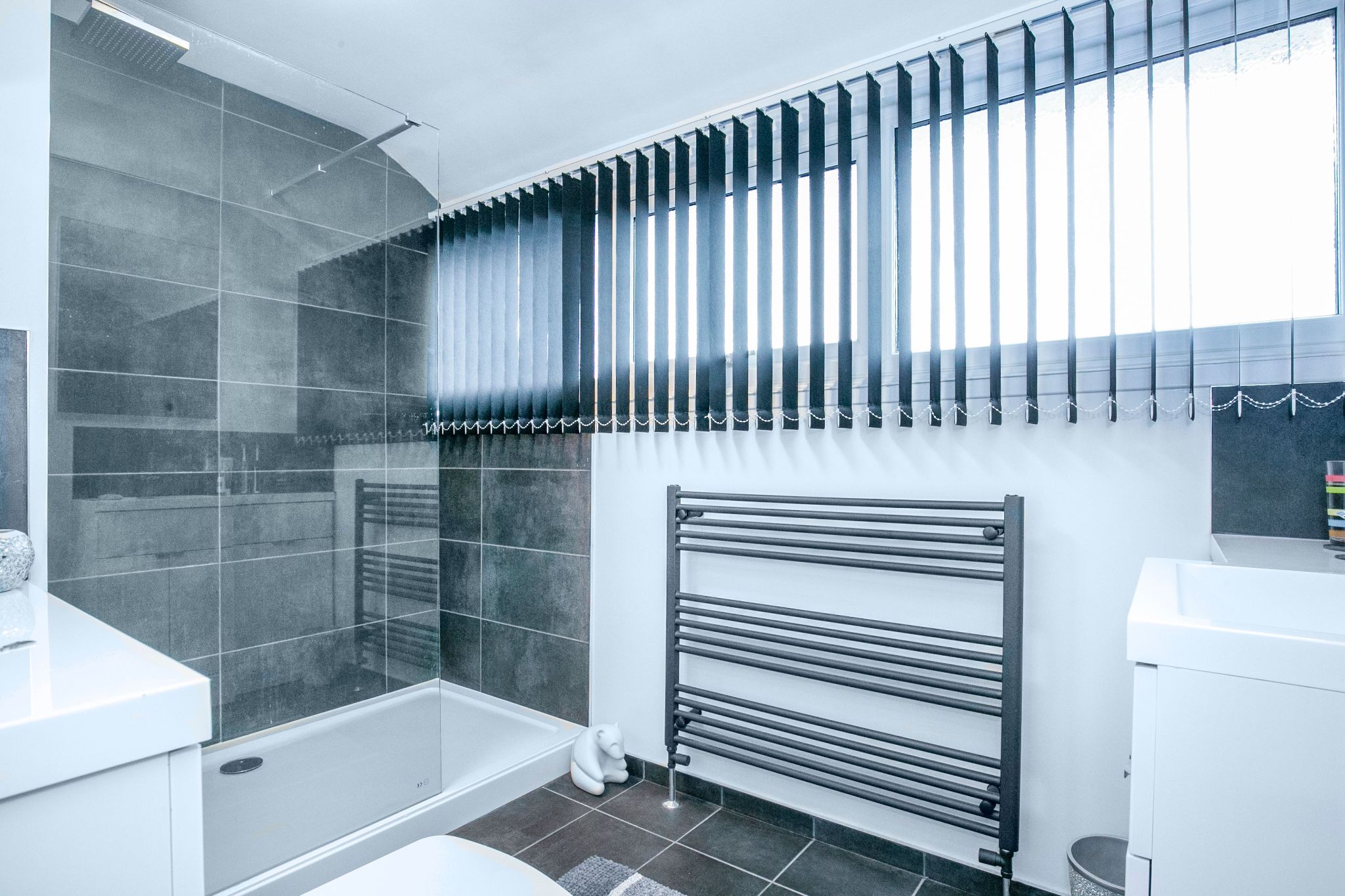 3 bedroom mid terraced house SSTC in Welwyn Garden City - Photograph 7