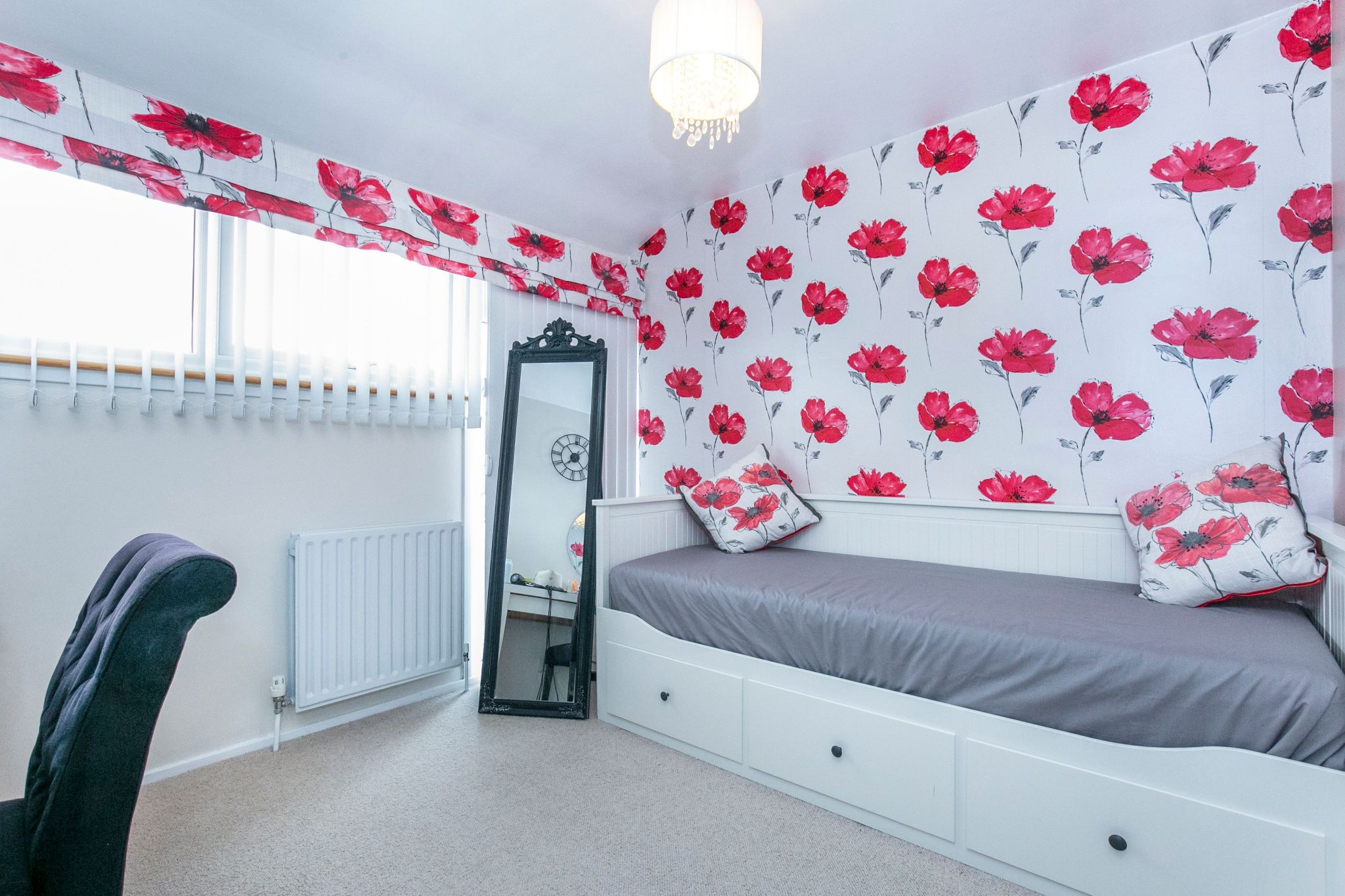 3 bedroom mid terraced house SSTC in Welwyn Garden City - Photograph 8