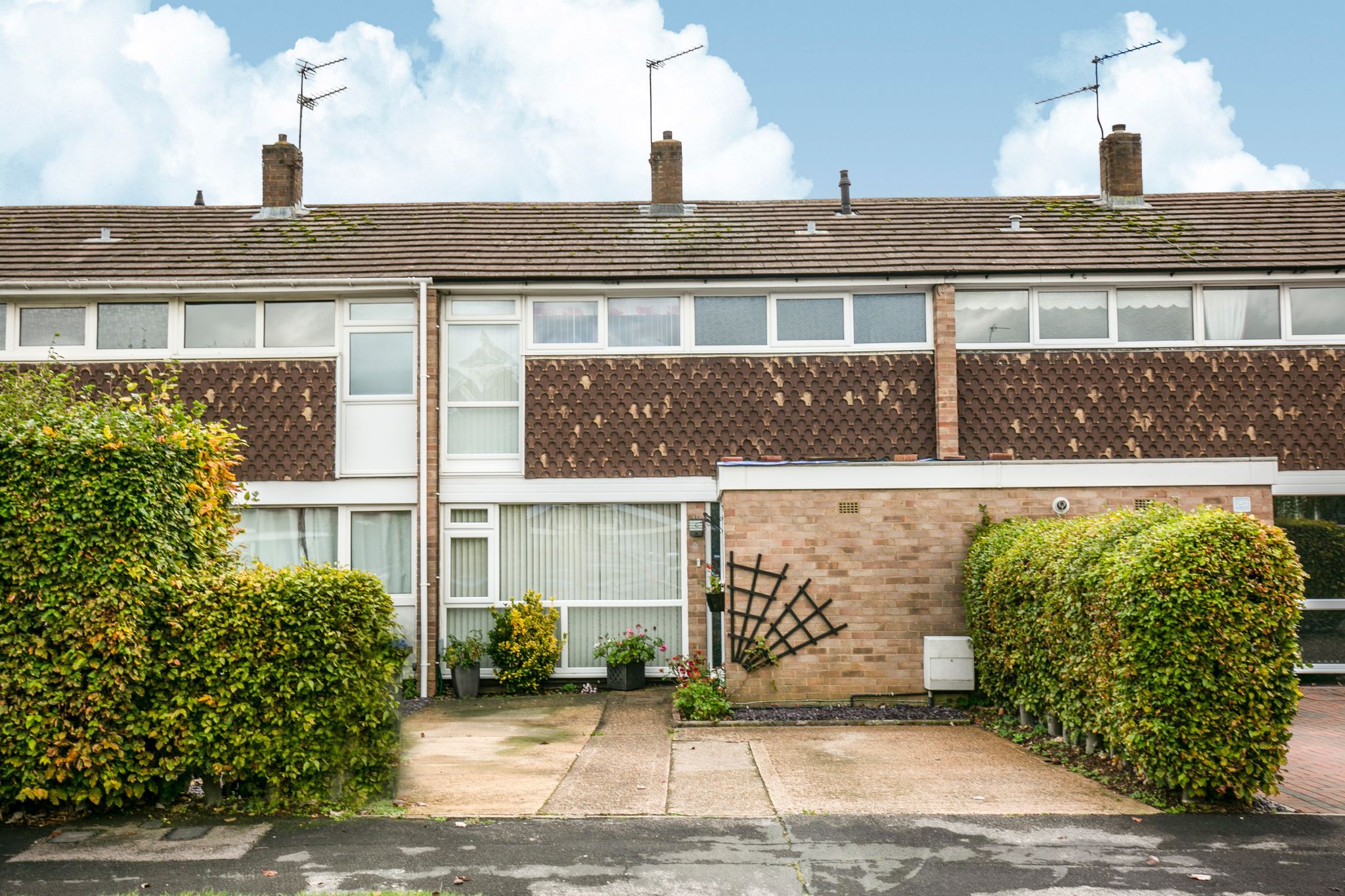 3 bedroom mid terraced house SSTC in Welwyn Garden City - Photograph 19