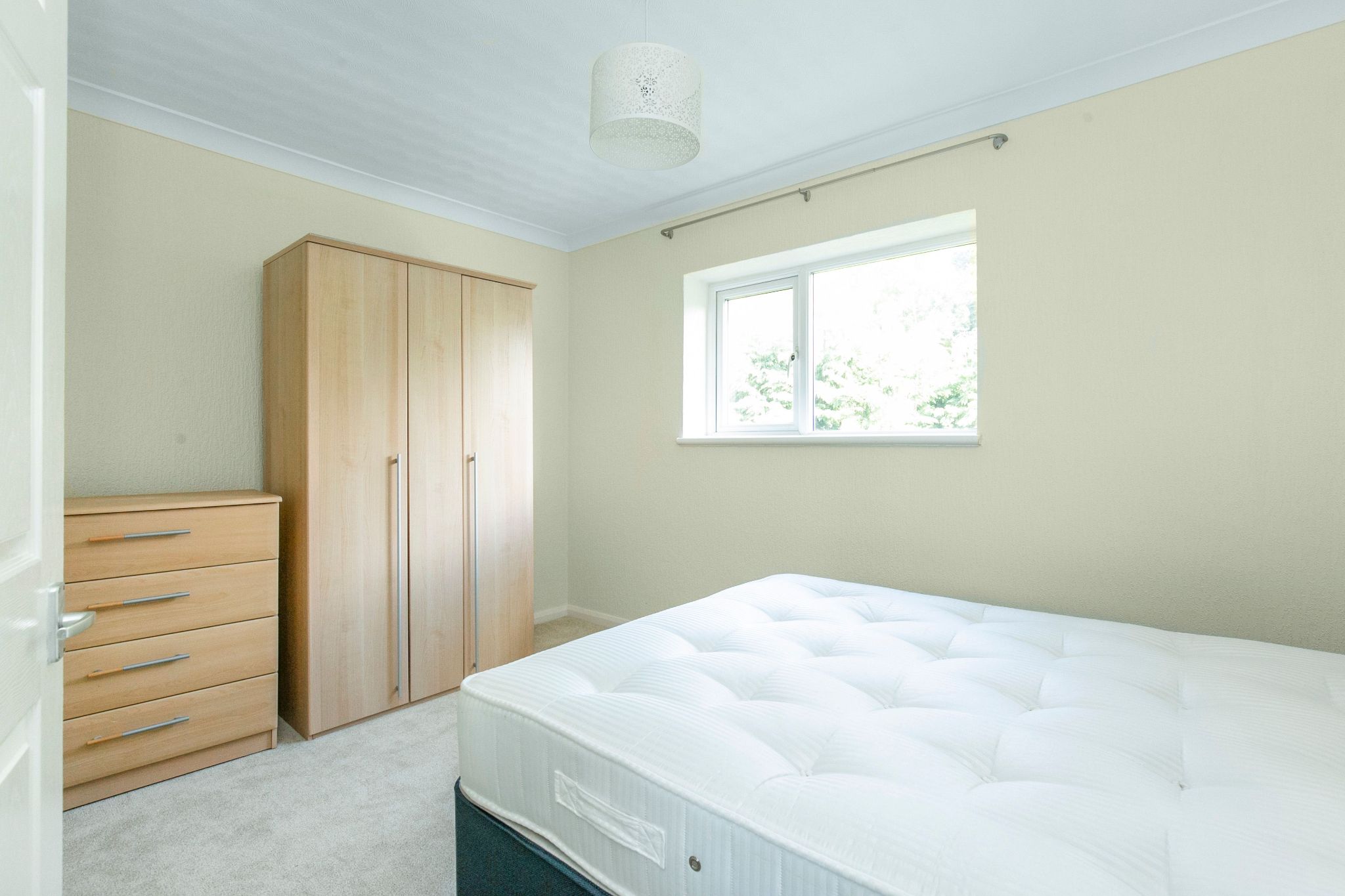 1 bedroom maisonette flat/apartment To Let in Potters Bar - Photograph 8