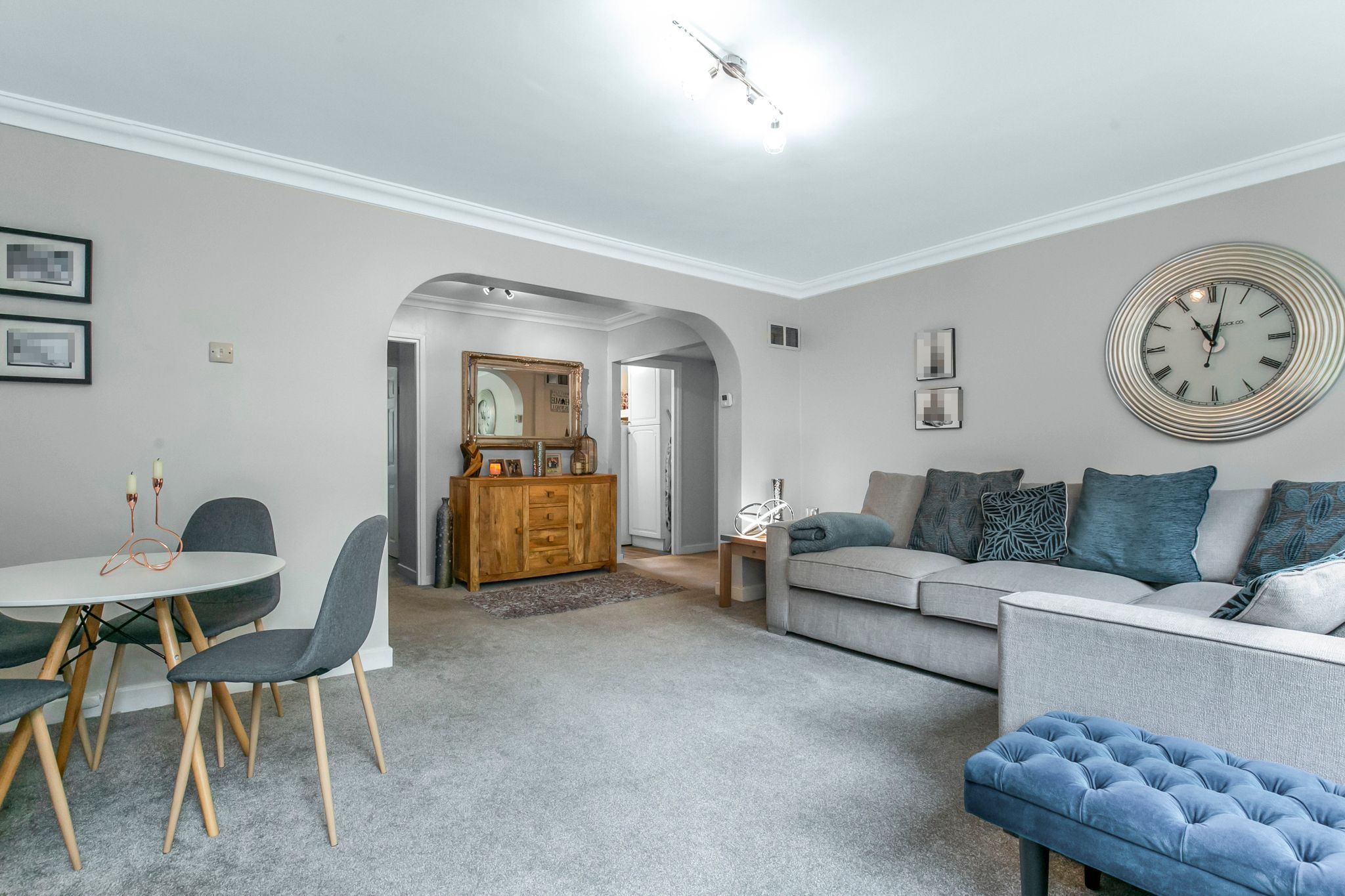 2 bedroom flat flat/apartment Sale Agreed in Potters Bar - Photograph 1